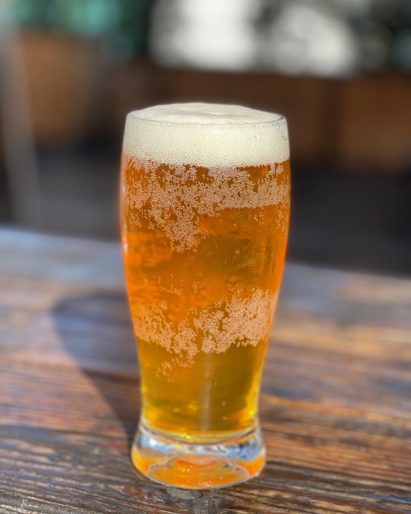 Time for a cold one at The New Deal! Our NEW Happy Hour is 11:30-5p at TND, Monday-Friday. Come hang and enjoy with us on our socially distanced Front and Back patio! 🙌🍻