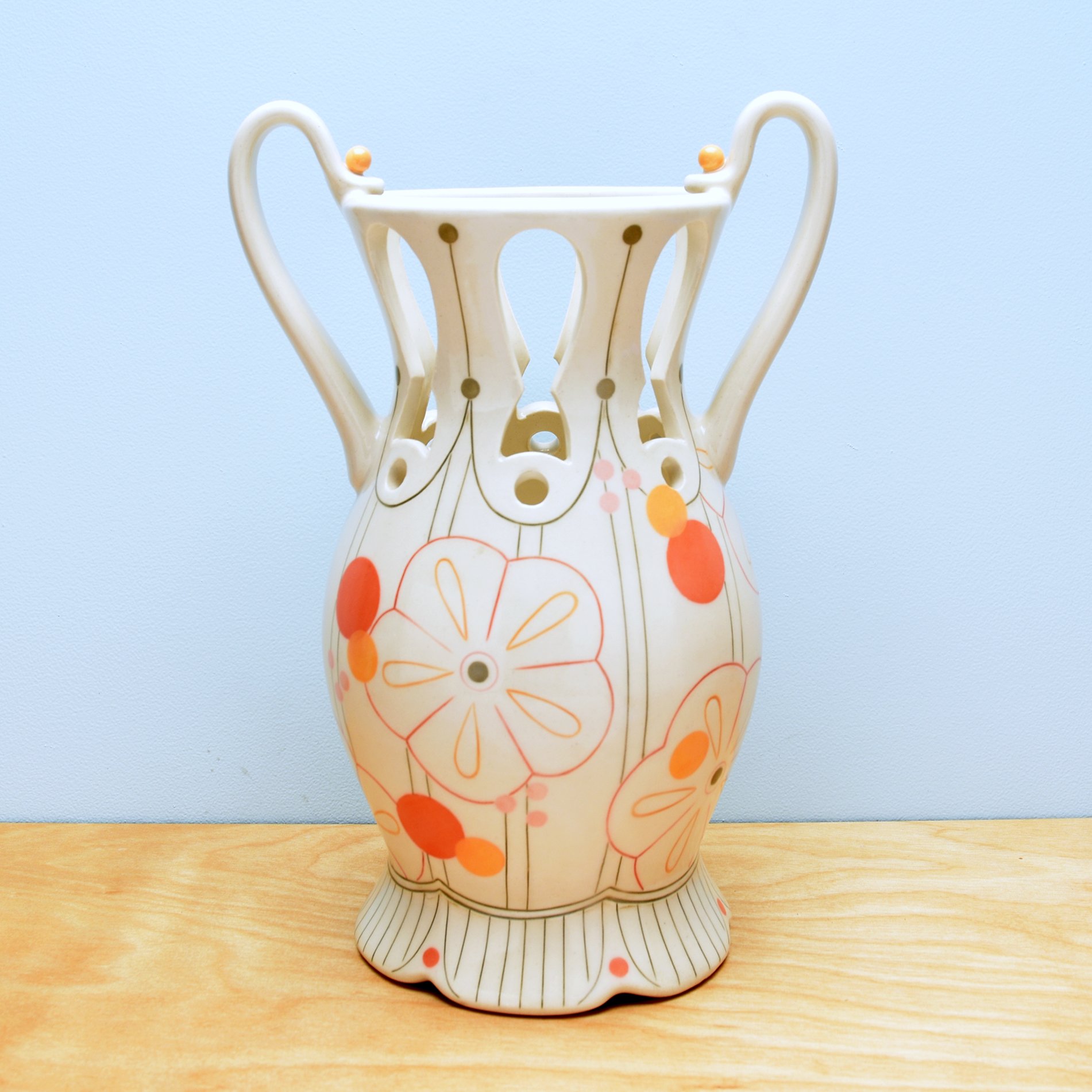 Vase Squat I.jpg