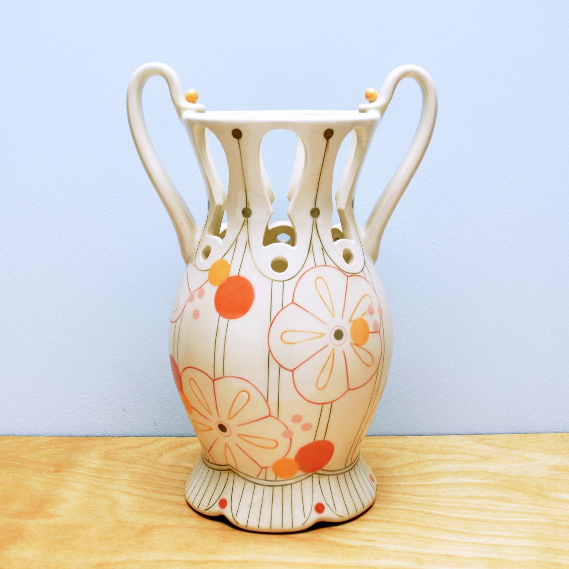 Vase Squat III.jpg