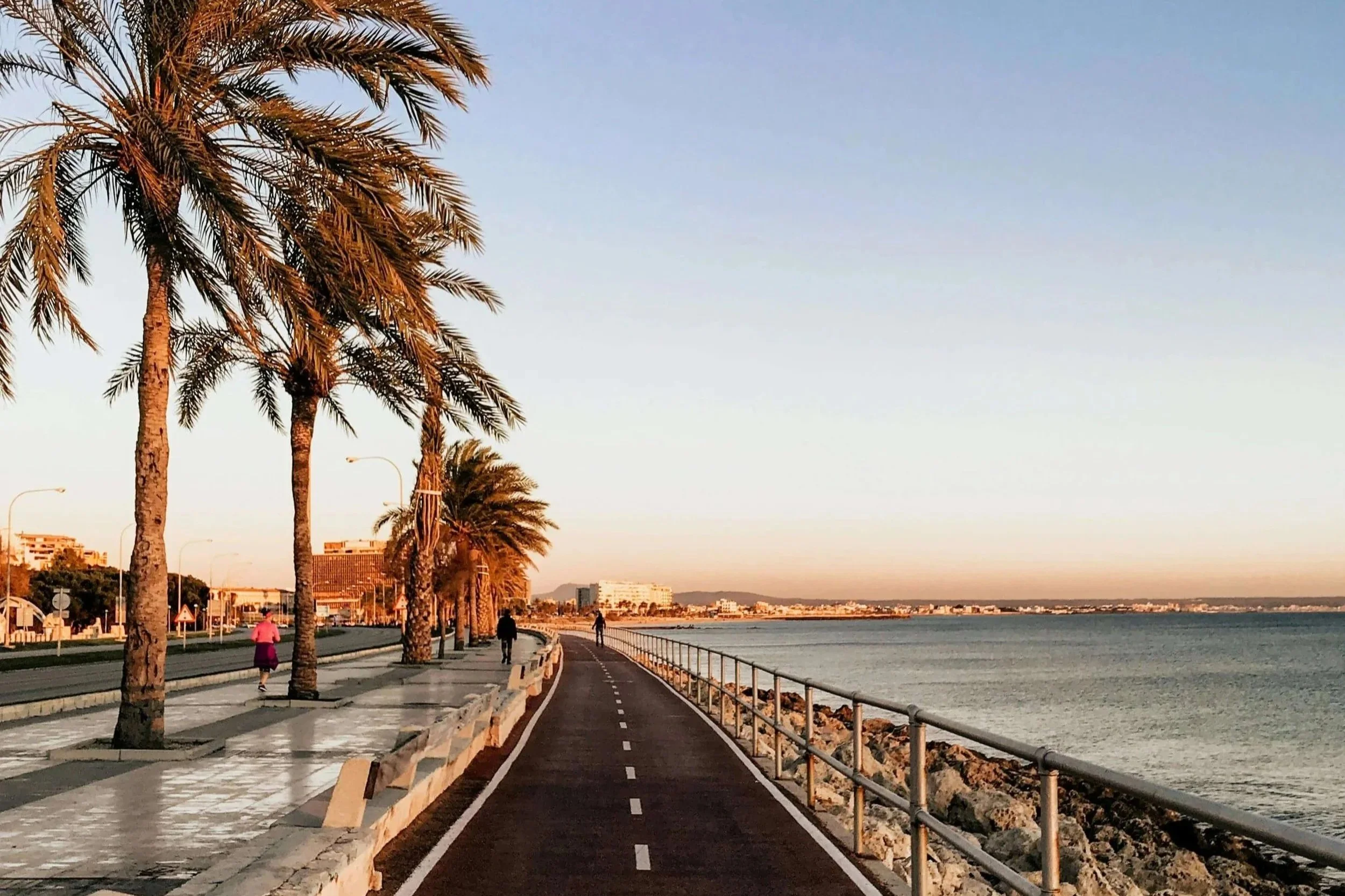 Feeling Disconnected After Moving to Miami? Here’s How Life Transitions Therapy Can Help