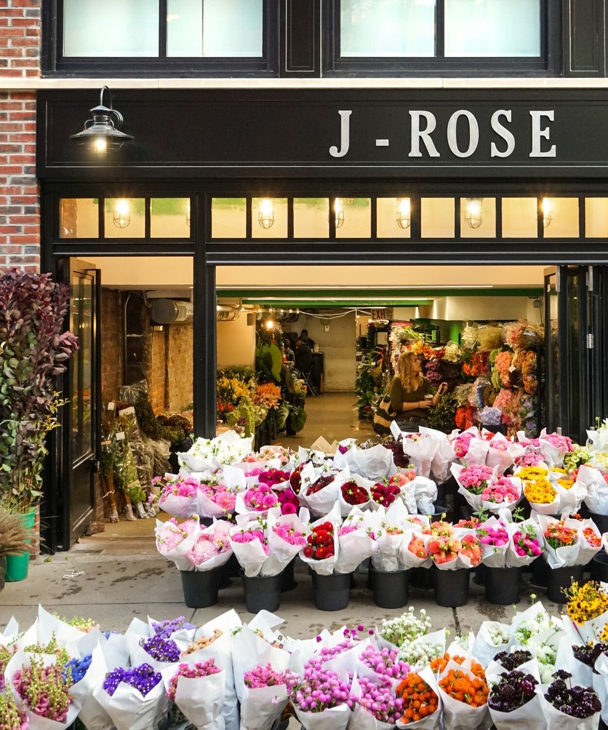 My flower shop. Магазин цветов в Нью Йорке. Стиль цветочного магазина. Цветы в Нью Йорке. Брендинг цветочного магазина.