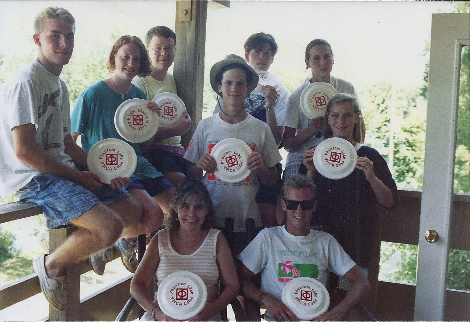 1989 - SDPs hold PLYC Frisbees on the Veranda