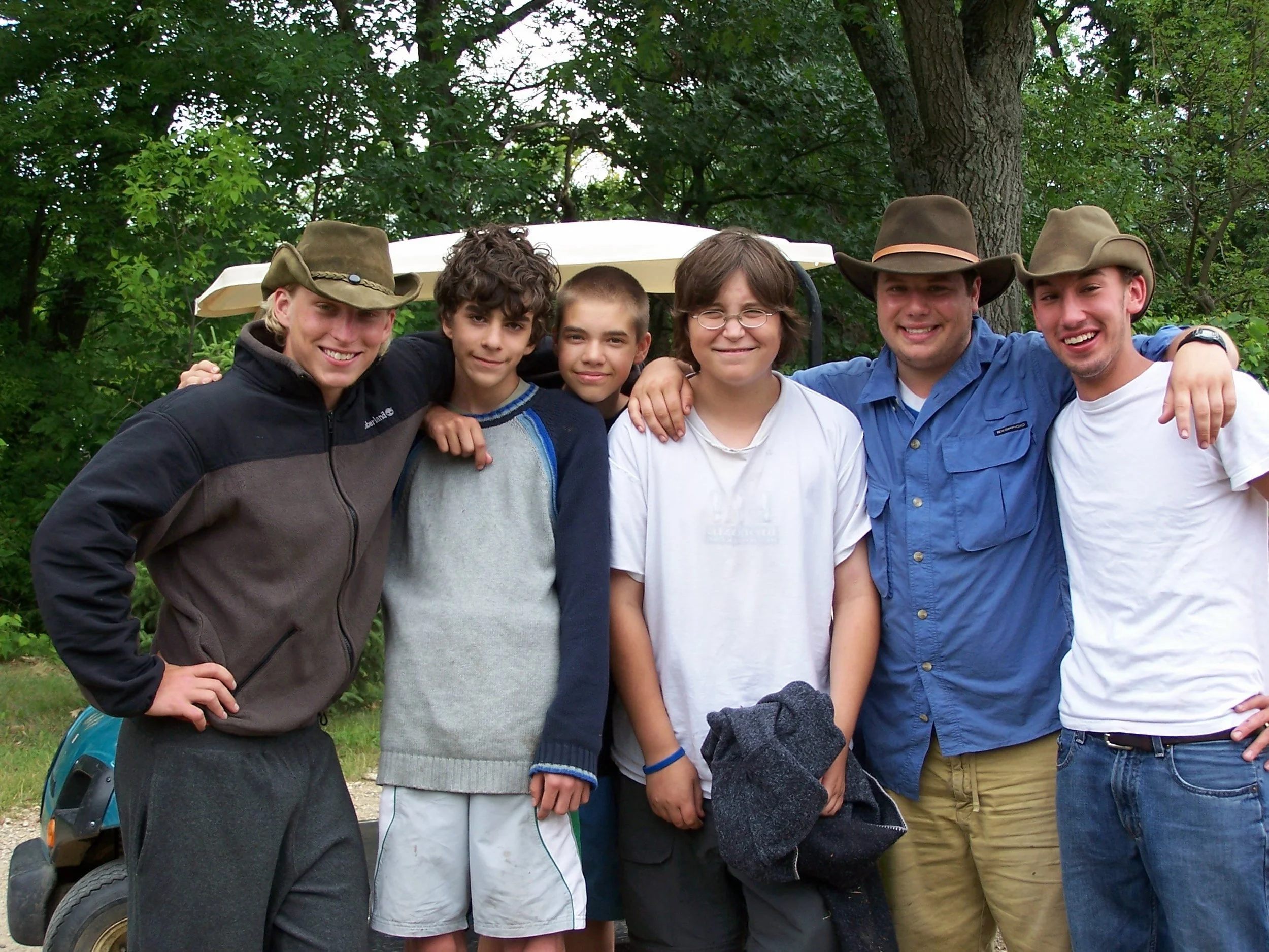 Coed 2 2005 - Group photo in front of the golf cart