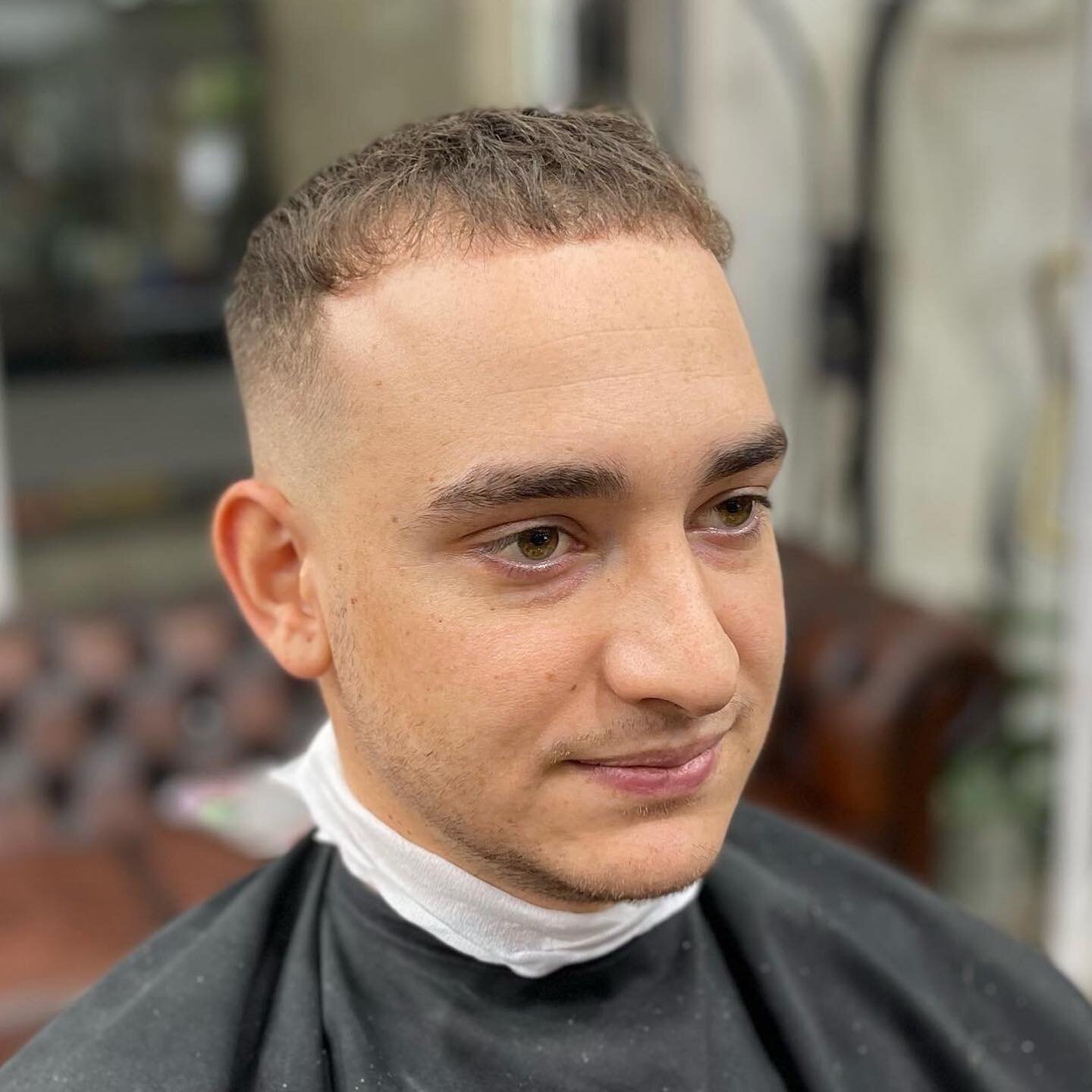 A good hair cut change the way you look 🔥

The way you cut your hair can put emphasis on certain features which can balance out your face and change your appearance. 

Head to our bio to book in your next cut - book in early to make sure you don't m