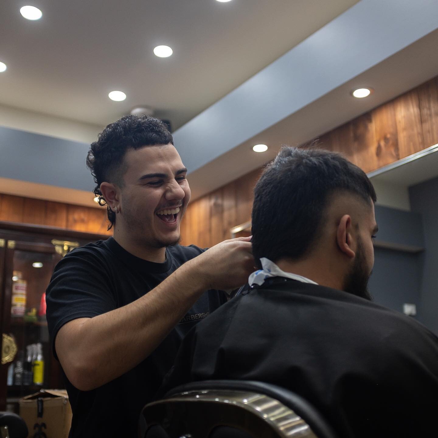 Have a great time while getting a perfect cut 🔥

We make sure that all of our clients are comfortable by having an inclusive and fun environment!

Head to our bio to see when our next cut is available - make sure to be quick, spots fill up fast.

&b