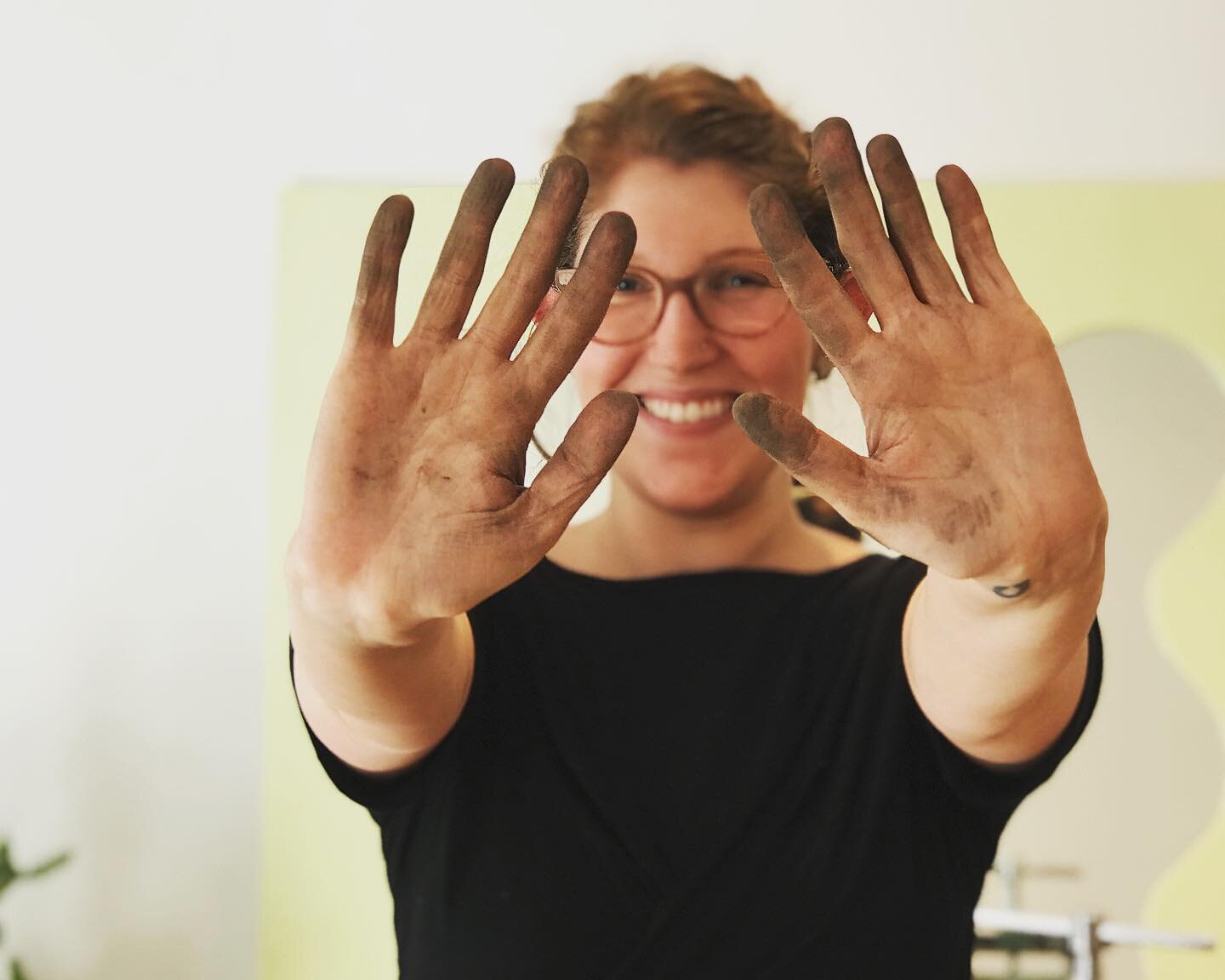 Dirty hands, clean finish 🙌🏼

#kiralitinstudio #handsondesign #madewithlove