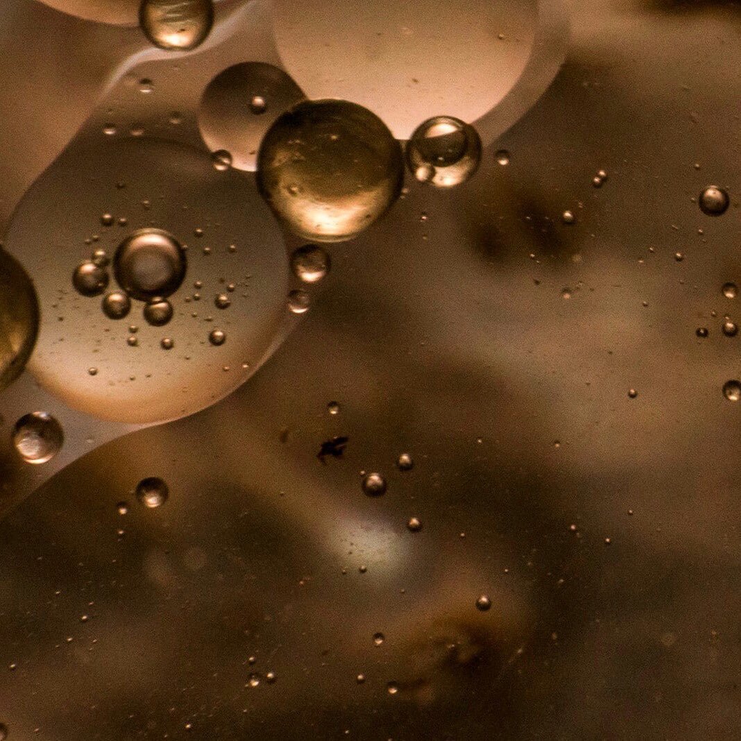 Reintroducing &bdquo;Oil &amp; Water&ldquo;

A limited series featuring one of a kind pieces in sterling silver and 14kt gold&hellip;

for all those who don&rsquo;t blend in 💛

Jewelry photos in the sunshine still to come! 

#oilandwater #newseries 