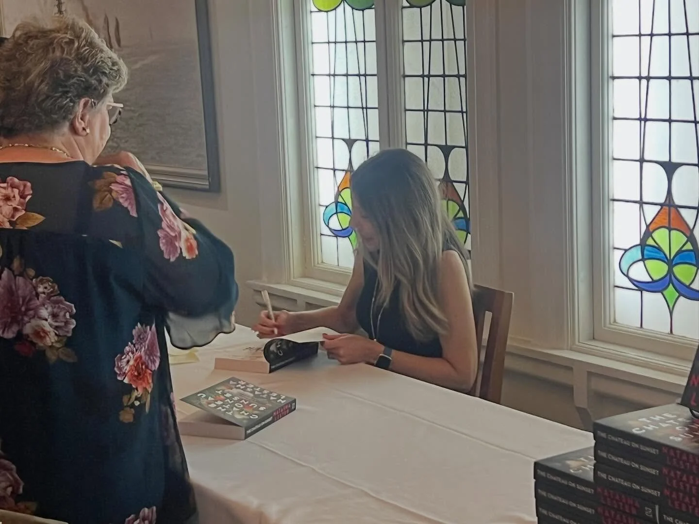 A fabulous day in Brisbane starting with morning tea at the very historic and beautiful United Services Club. We had scones and cake, which always makes an event a winner for me! 

Then I dropped into @qbdbooks to sign just a few copies of THE CHATEA