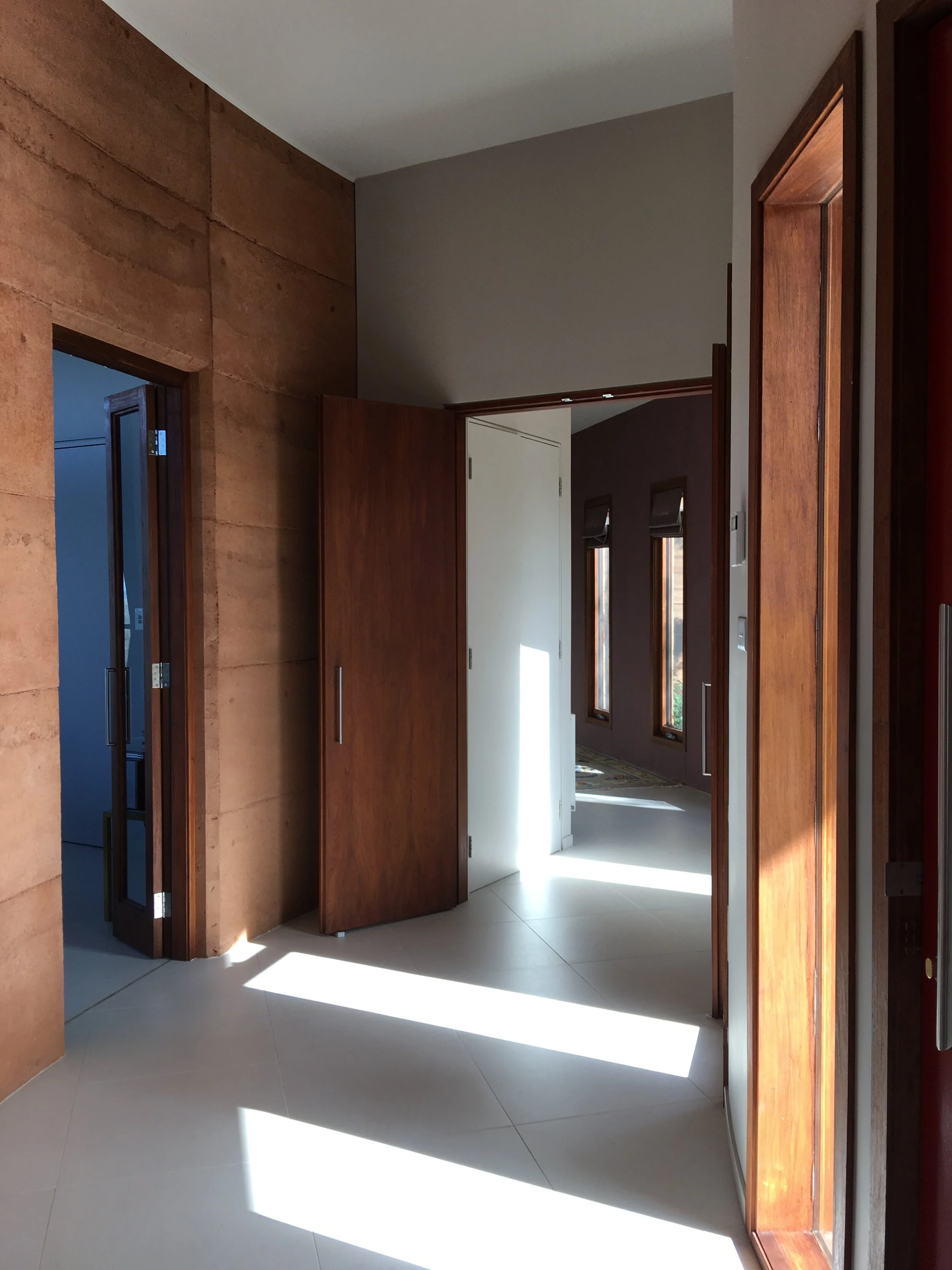 hall to master suite