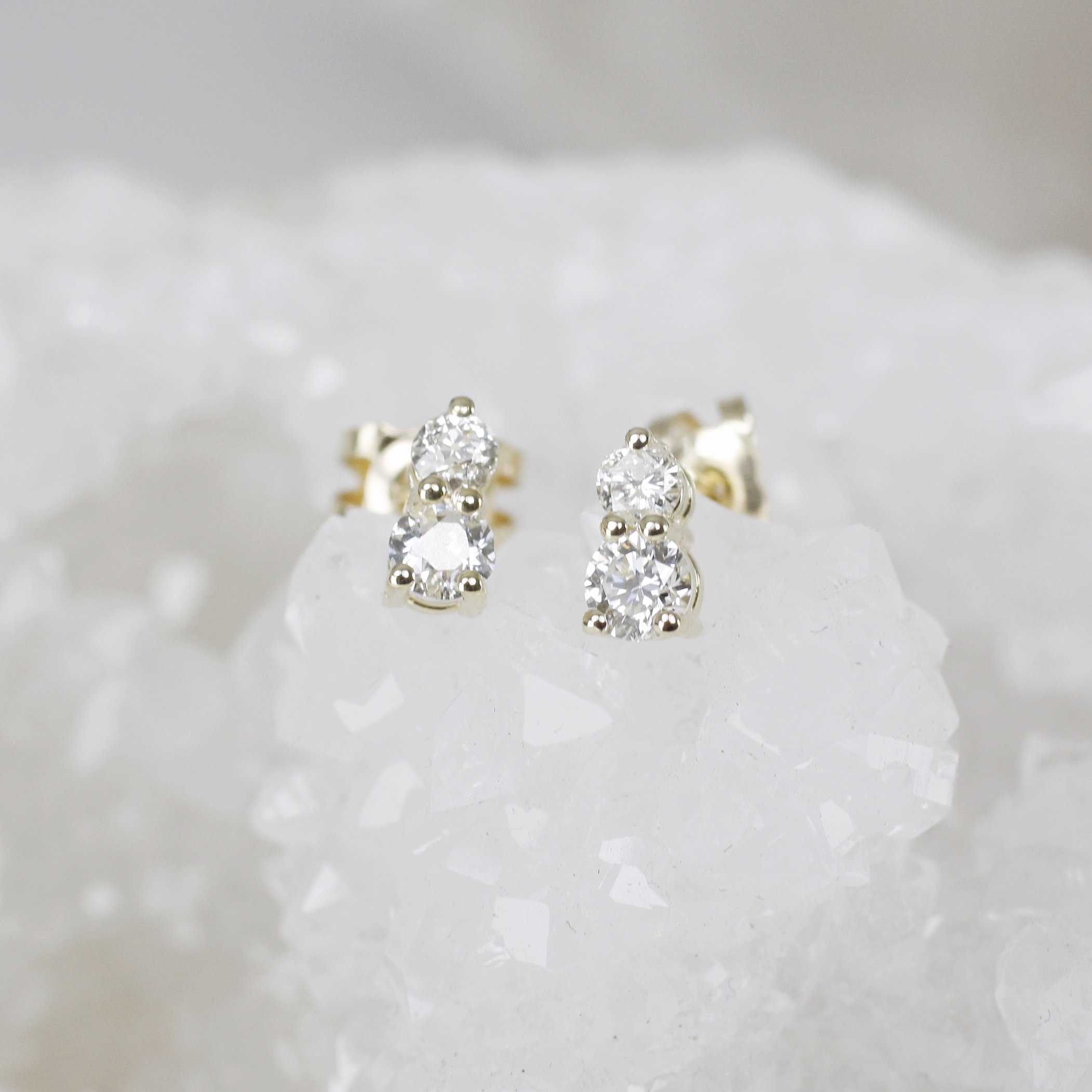 ann_diamond_studs_01.jpg