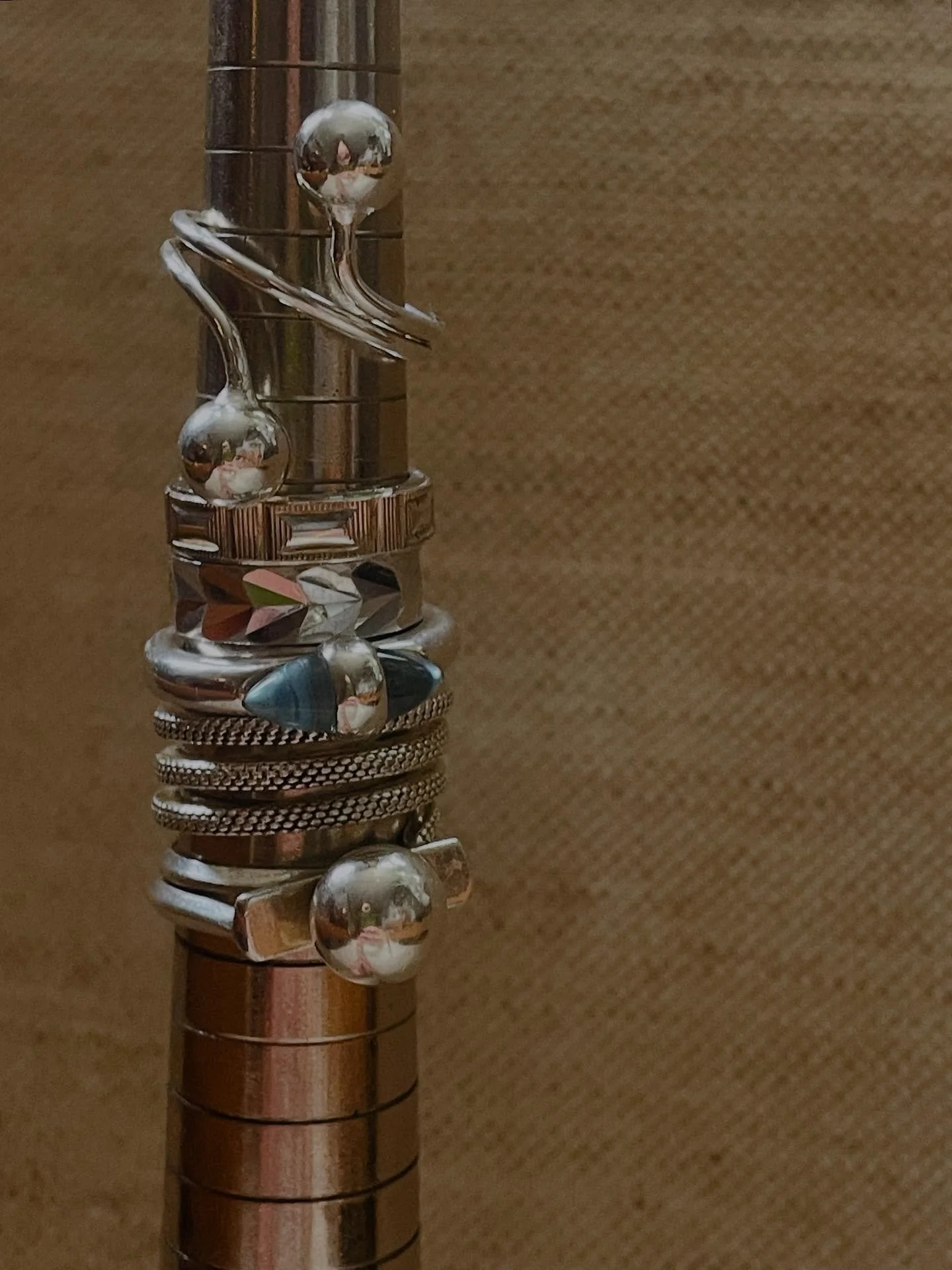 Totem ring stack is back - ring sale is still on with all of these babies including the ballers and the blue topaz Navis ring.

Dm for details or head to the website for prices and sizes- potential resize available on some . 

#vintagejewelry #vintag
