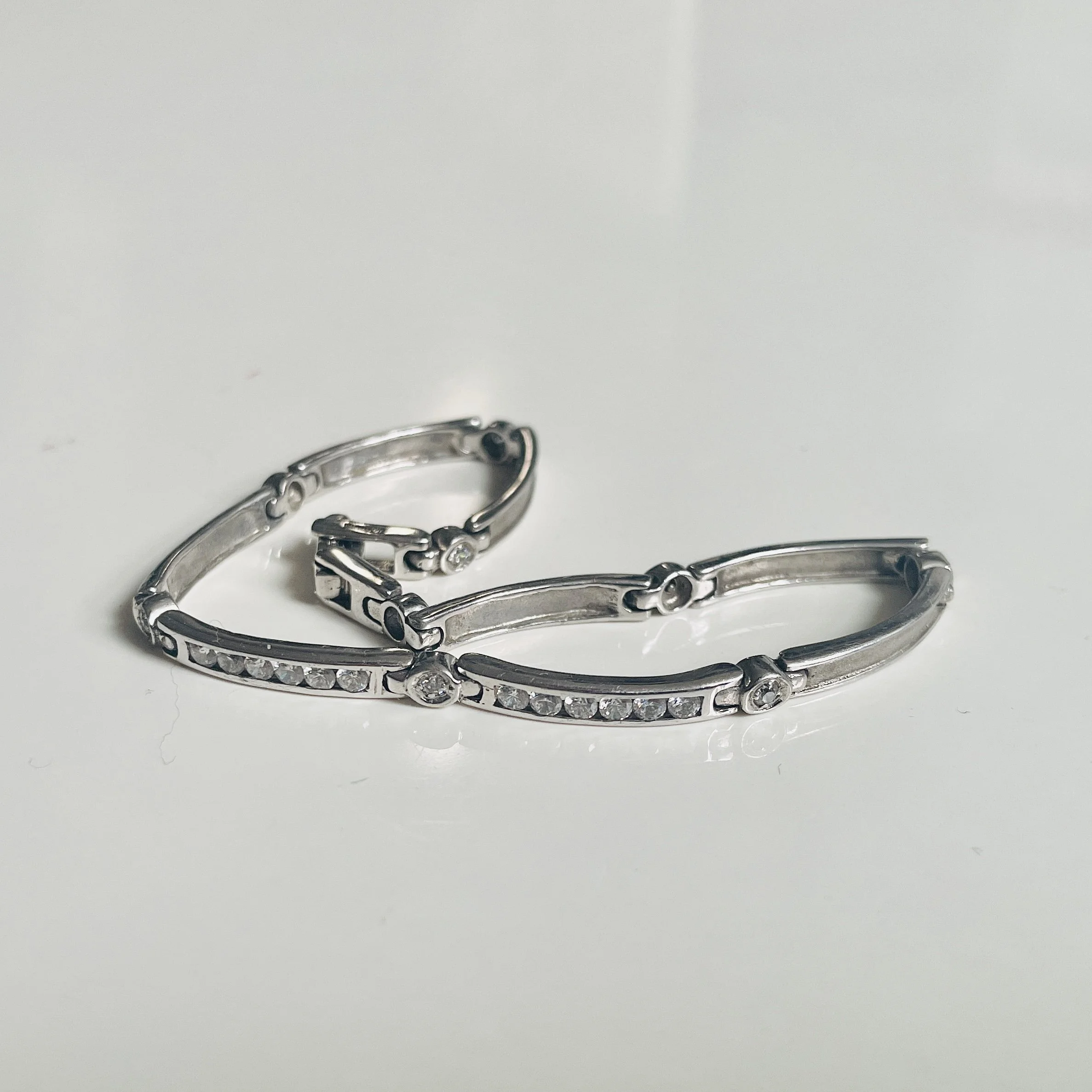 Linear Bar Link Bracelet.