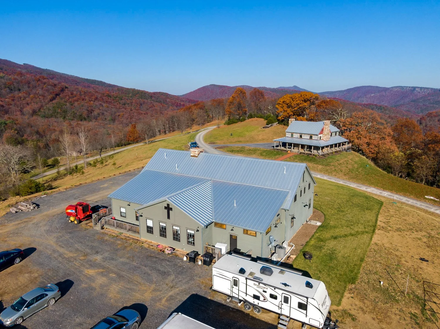 Lodestar Mountain Inn and Skyline Roofing