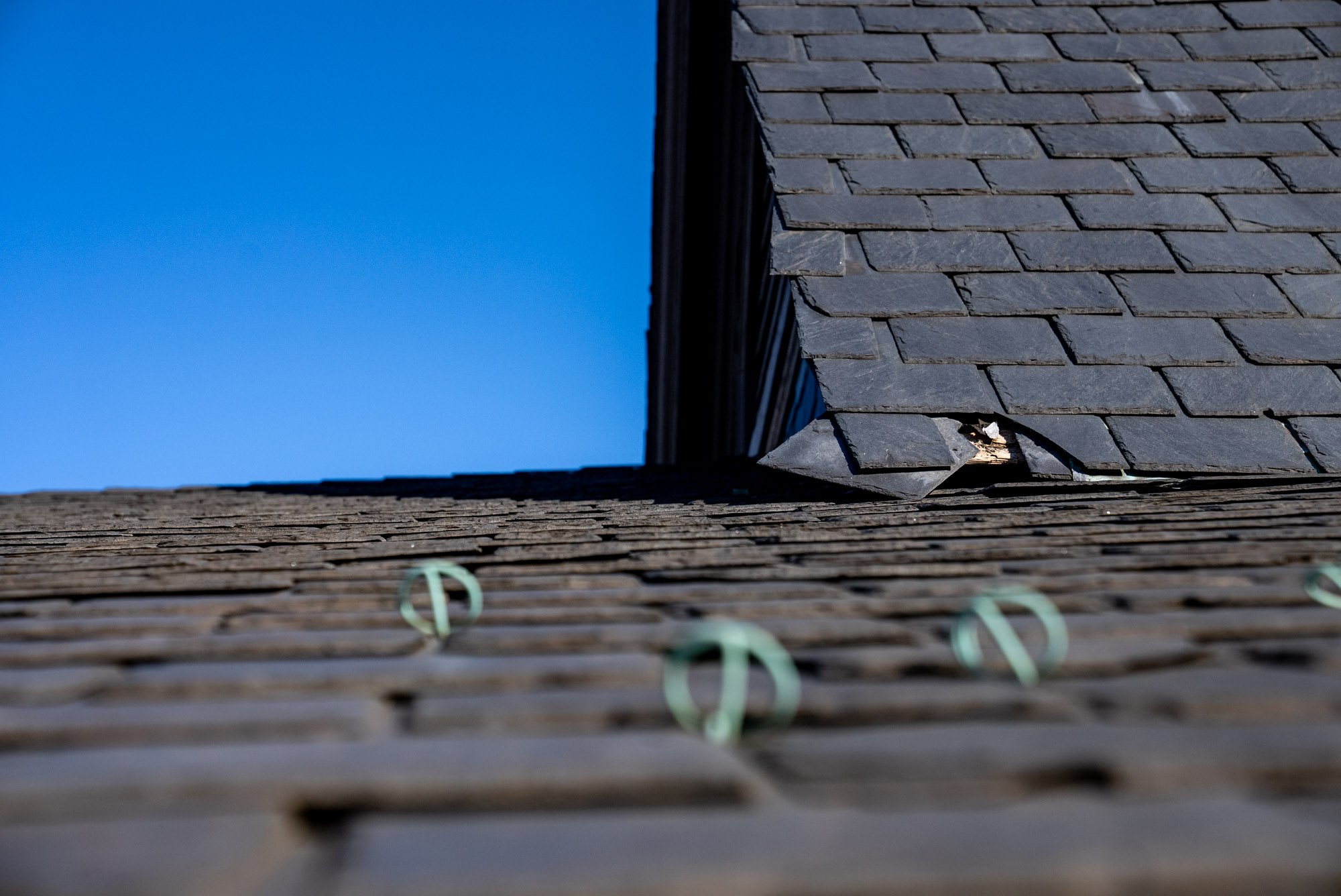 replacing slate roof tiles