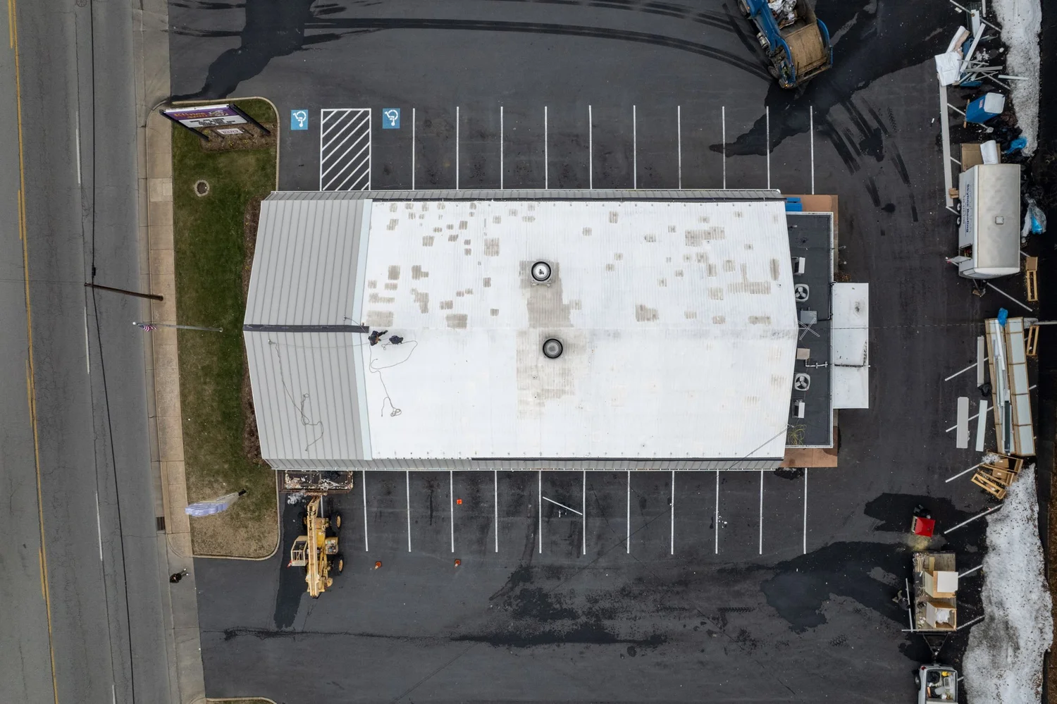 commercial roof replacement contractor