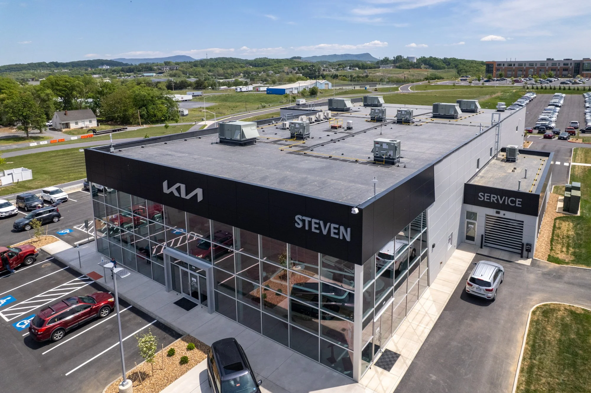 angled view of steven kia in harrisonburg virginia with roof in eye sight