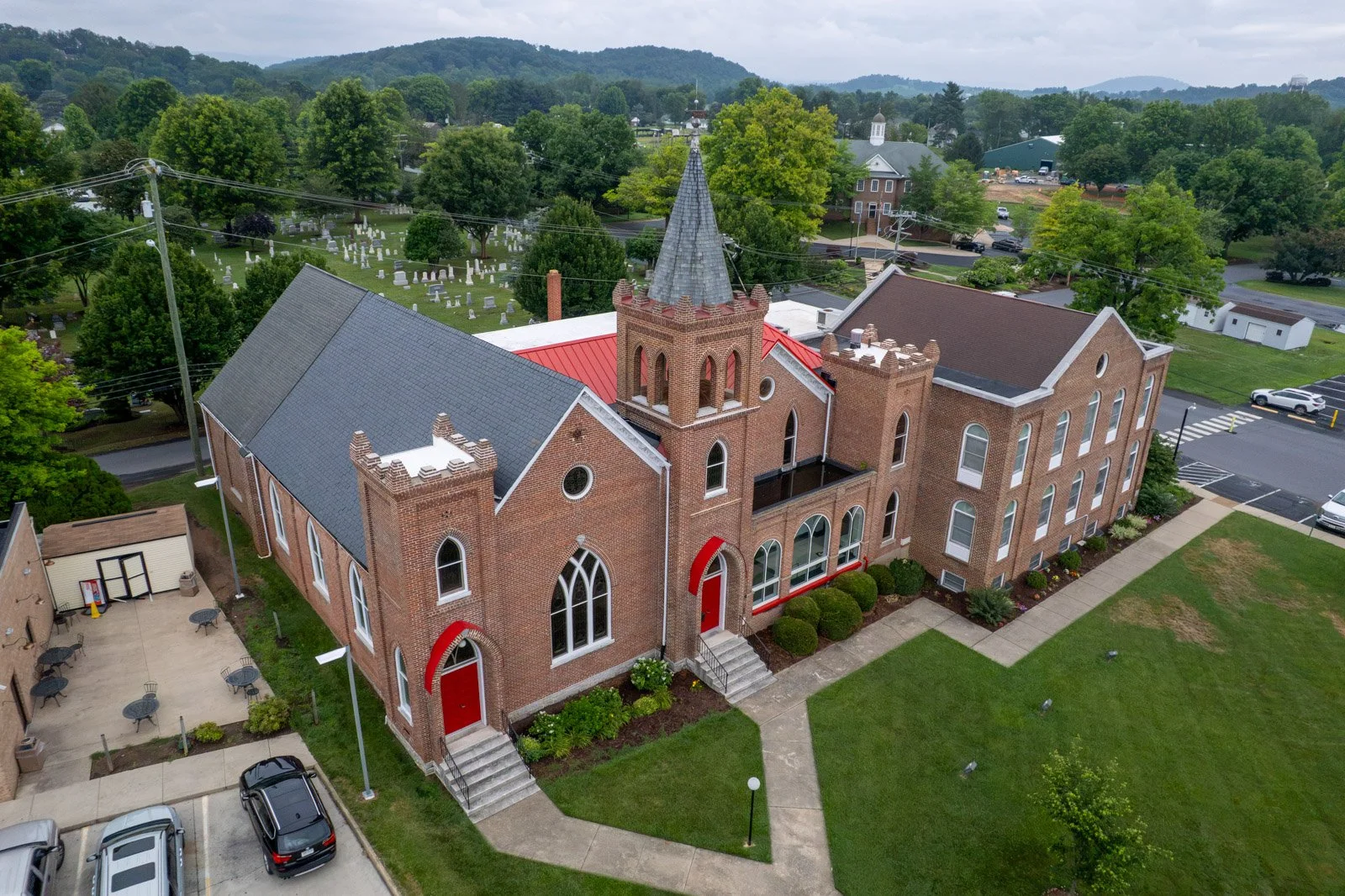 front angled view of bridgewater united methodist church