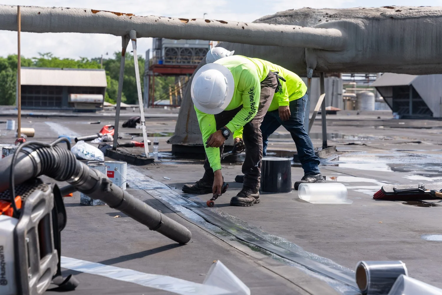 commercial roofing repair contractor