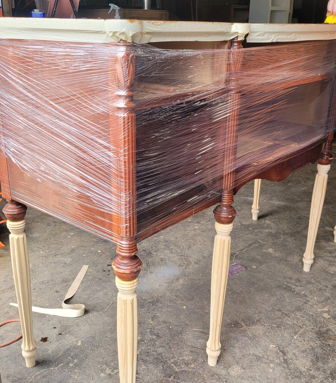 She's got legs!

Why would anyone cut the legs off a mahogany sideboard??? These are the questions we ask ourselves as we bring landfill-bound pieces back to life. This little lady got some new legs and will be color matched for a seamless finish.

#