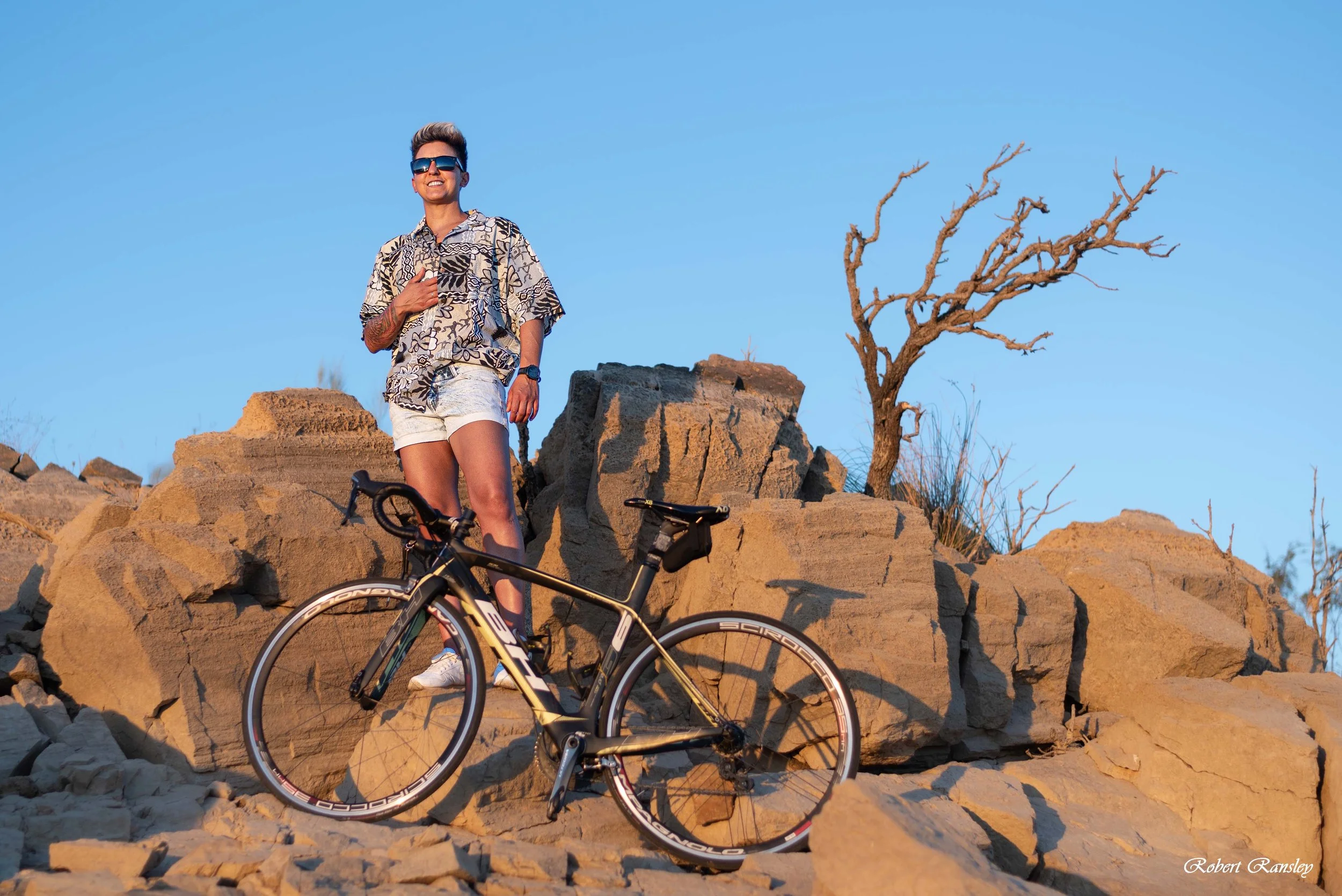 female-cyclist-lifestyle-sunset-outdoor-fashion-portrait-spain-robert-ransley.jpg.jpg