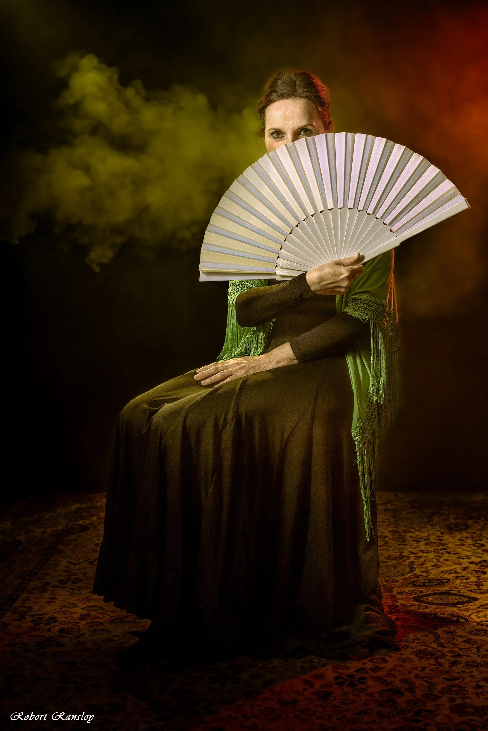 11-flamenco-portrait-with-fan-and-colored-smoke.jpg.jpg