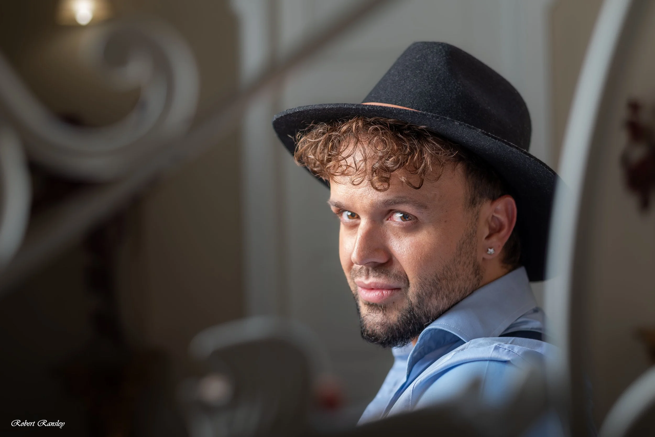 elegant-man-hat-indoor-editorial-portrait-spain-robert-ransley.jpg.jpg