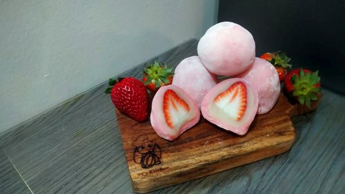 How To Make Ichigo Daifuku イチゴ大福 — PY's Kitchen | Homemade