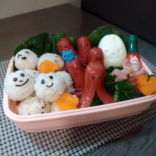 Take your bento box to the next level with 3 cute hot dog animals
