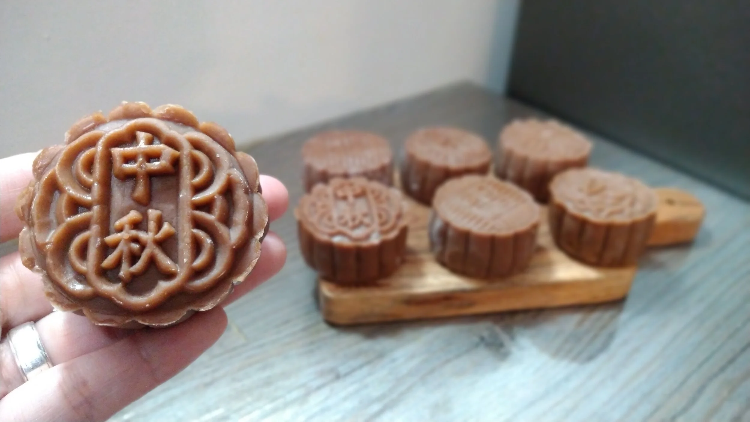 Chocolate Lava Snow Skin Mooncake 