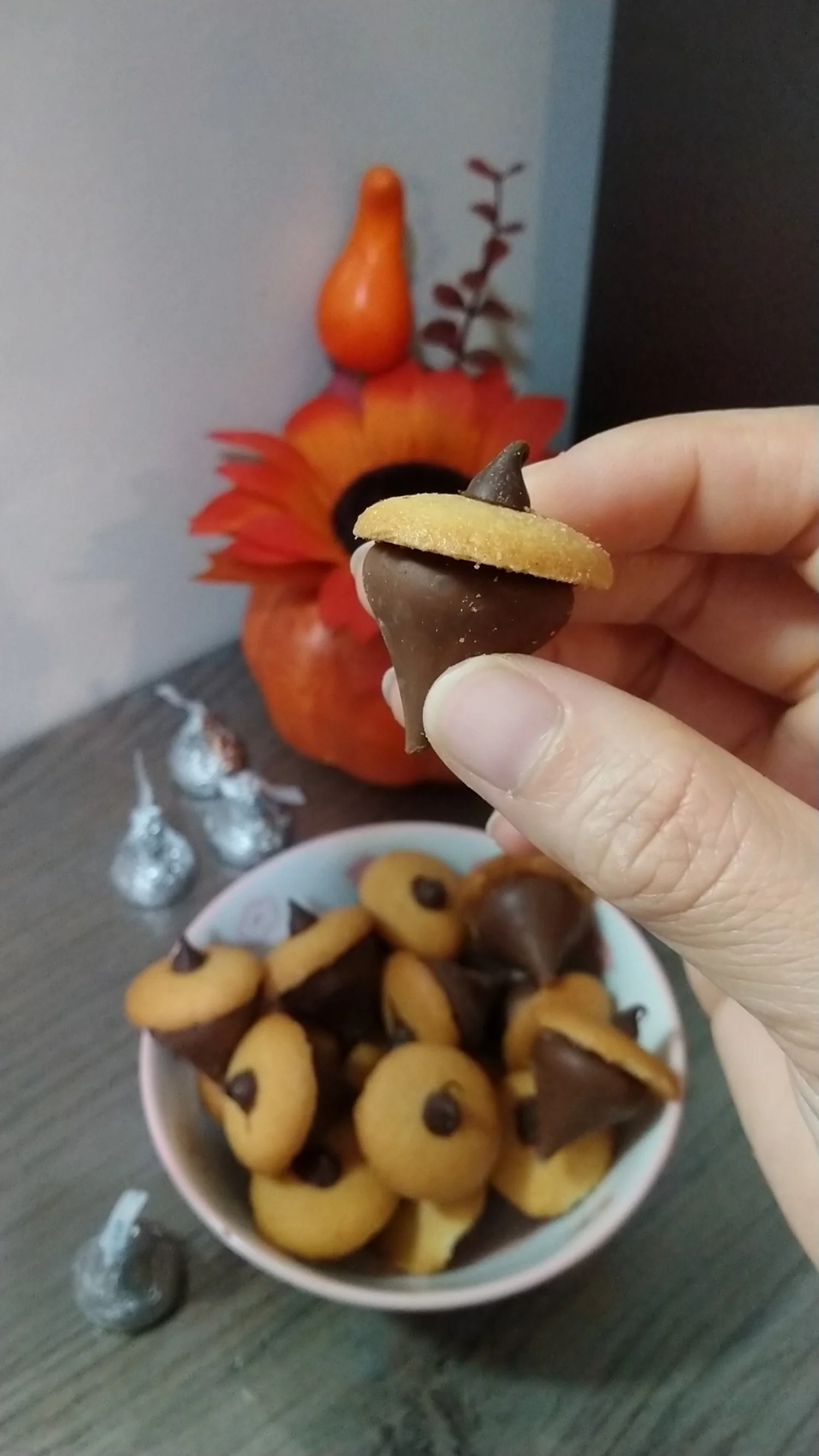 Make These Acorns For Thanksgiving | Hershey Acorns | Easy Fall Treats Recipes
