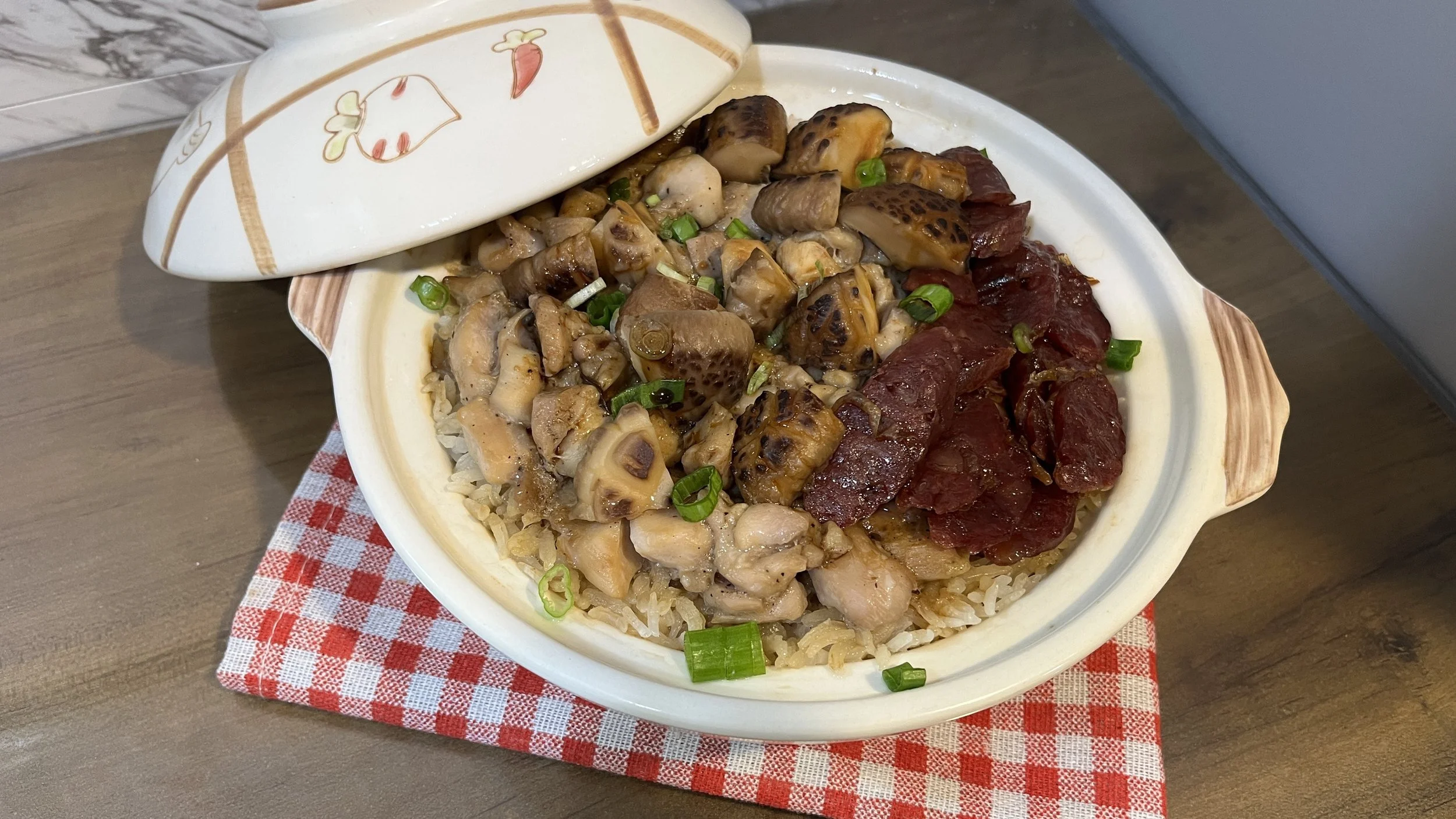 The Secret to Crispy Claypot Rice | Mushroom Chicken &amp; Chinese Sausage