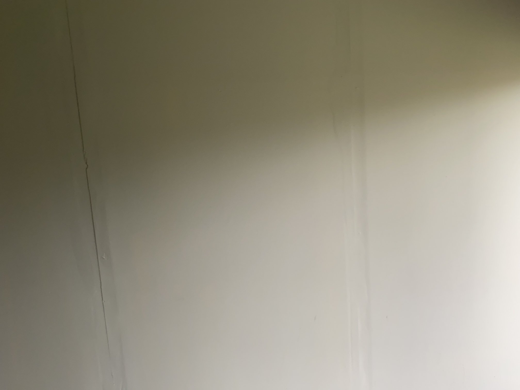 Wall - cracks to plaster joins due to no joint tape