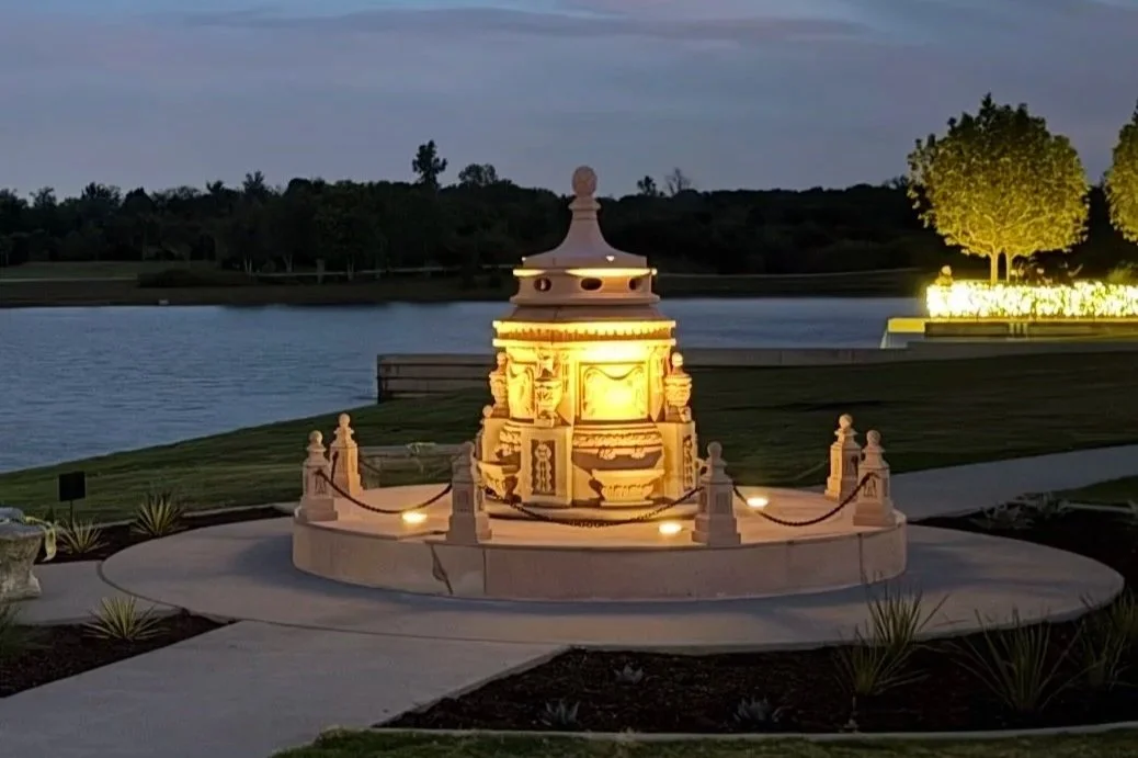 Caja de Agua at Night.jpg