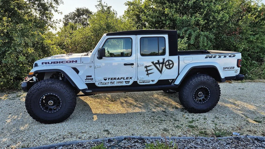 Pedane elettriche Rock Slide Engineering.

Disponibili per Jeep Wrangler JK - JL e Gladiator JT.

Le uniche pedane elettriche che sembrano rock slider e possono permettersi qualche bottarella in fuoristrada.