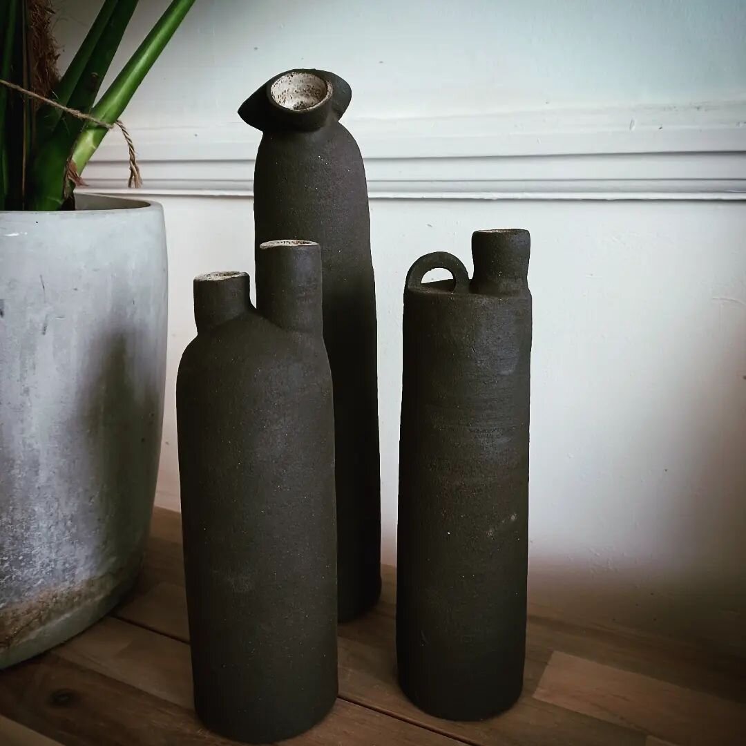 Trio of vase forms. Decorative or functional, it's up to you. 
I haven't gone completely black, some white pieces coming to balance the collection. 

#stleonardsceramics #studiopottery #stleonardsonsea #kerameikos #keramik #keramika #ceramicart #cera
