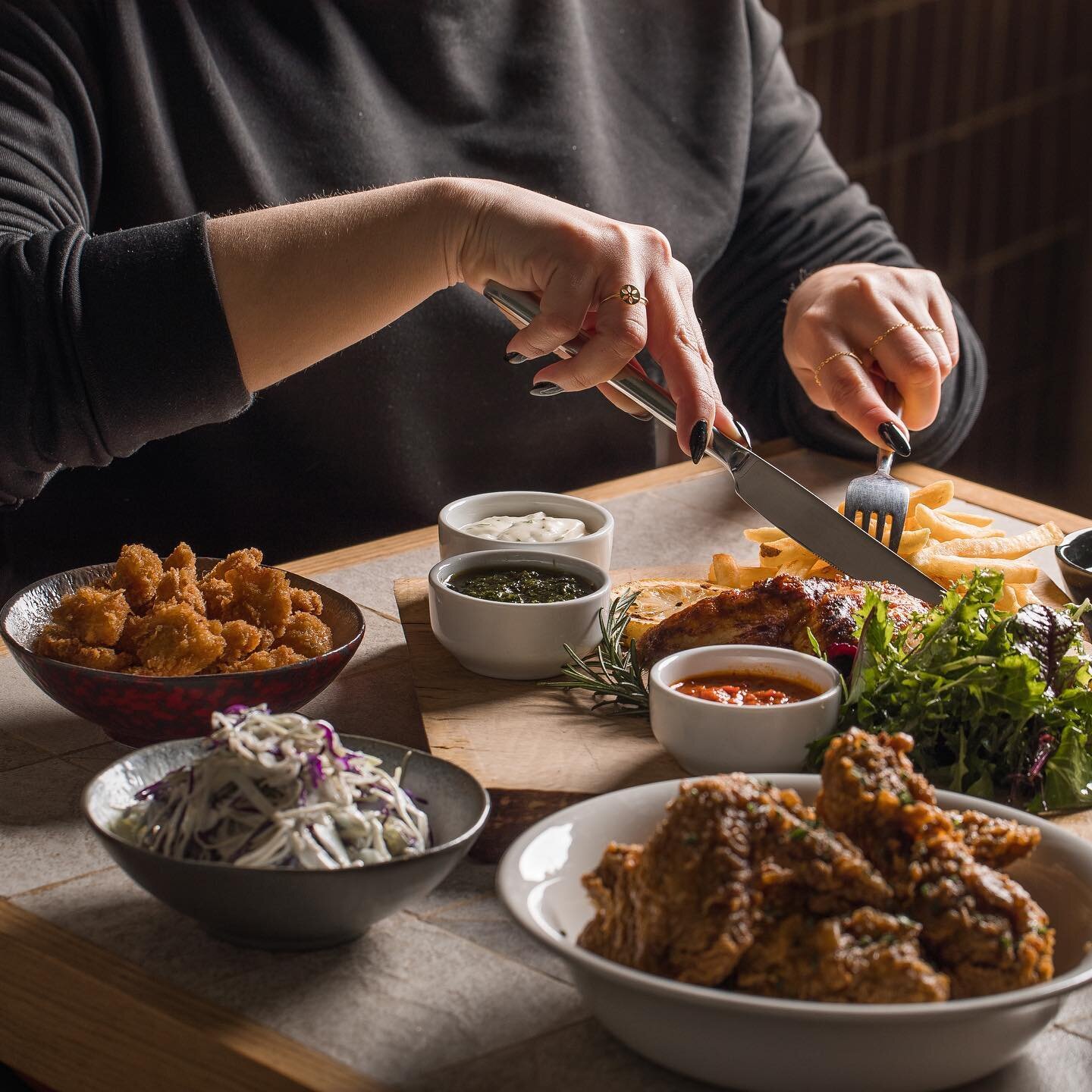 Pop chicken, wings, charcoal chicken, don&rsquo;t forget to order salad and sides 🐓 

FREE-RANGE / HORMONE FREE CHICKEN 

To order 01 564 414 or @toters_delivery 

#chickenshop #chicken #friedchicken #chickens #chickensofinstagram #chickenshopdate #