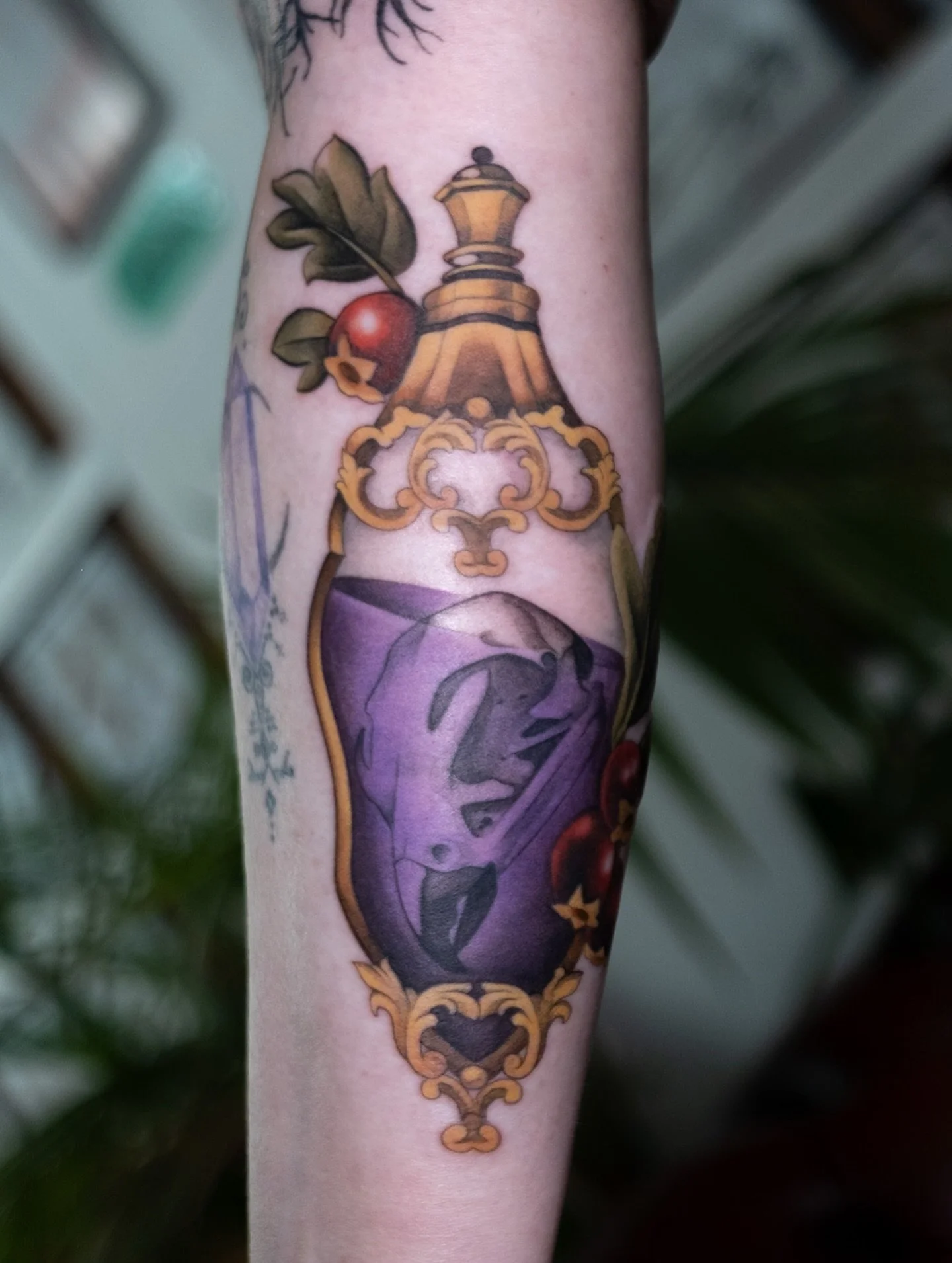 Jess got this potion bottle from my available designs (and as always tweaked a little to fit nicely in the gap) and I had so much fun tattooing it!! I&rsquo;d love to do more like this when my books open in a couple of weeks, either colour or black a