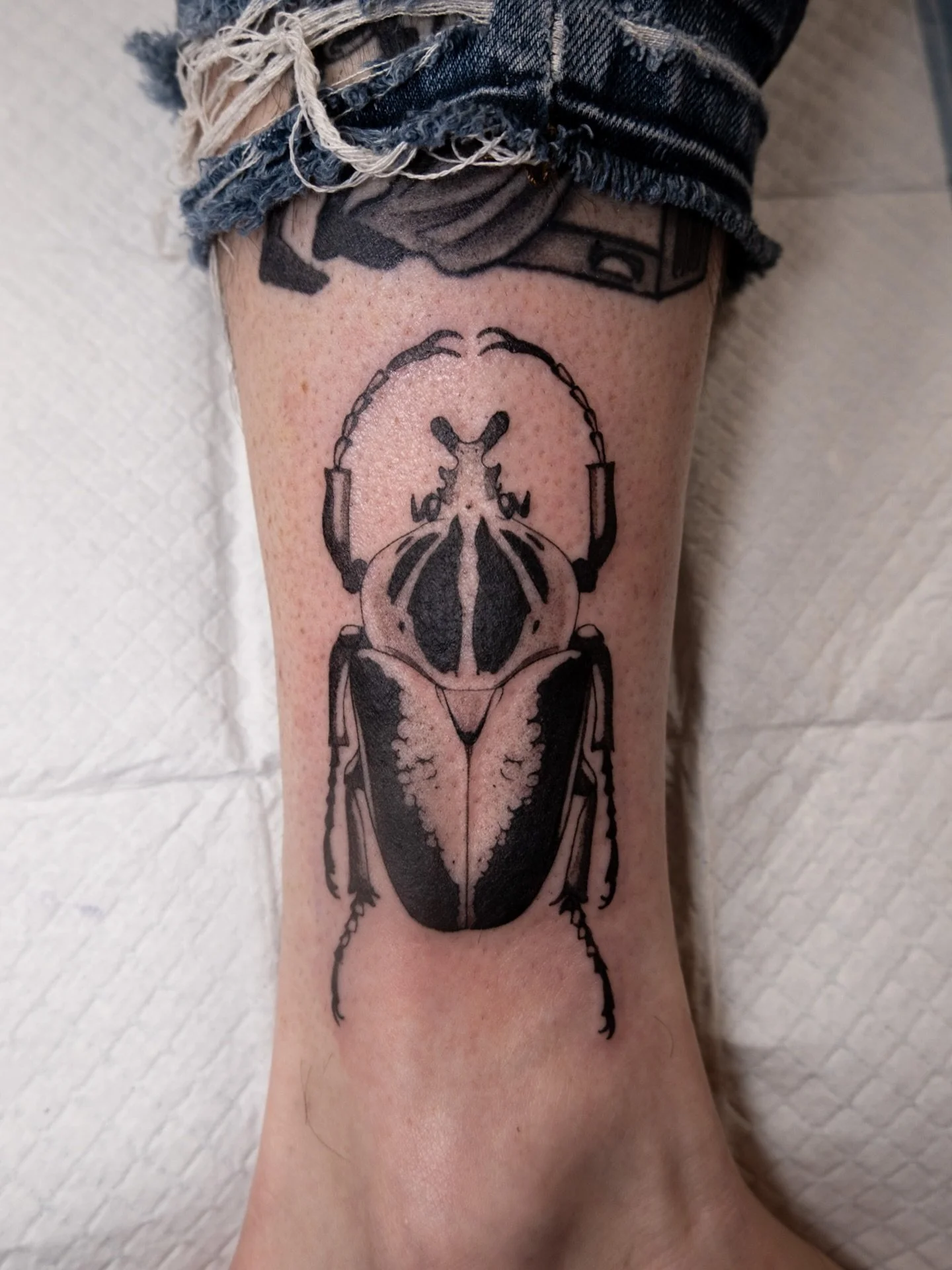 Warren got one of the first free practice tattoos I ever did when I was an apprentice!! 7 years later he asked me to do another beetle on the other ankle in my current art style. Seeing these two side by side is such a crazy special moment, can&rsquo