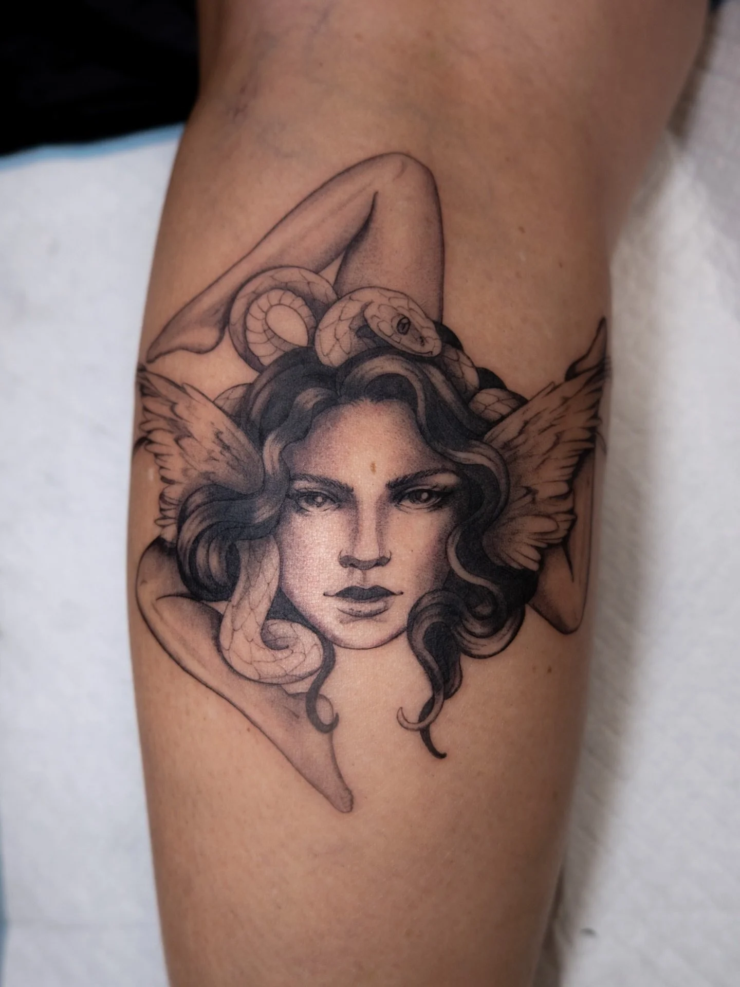 Sicilian Trinacria for my aunty! This was so fun to do!! 🖤🖤🖤