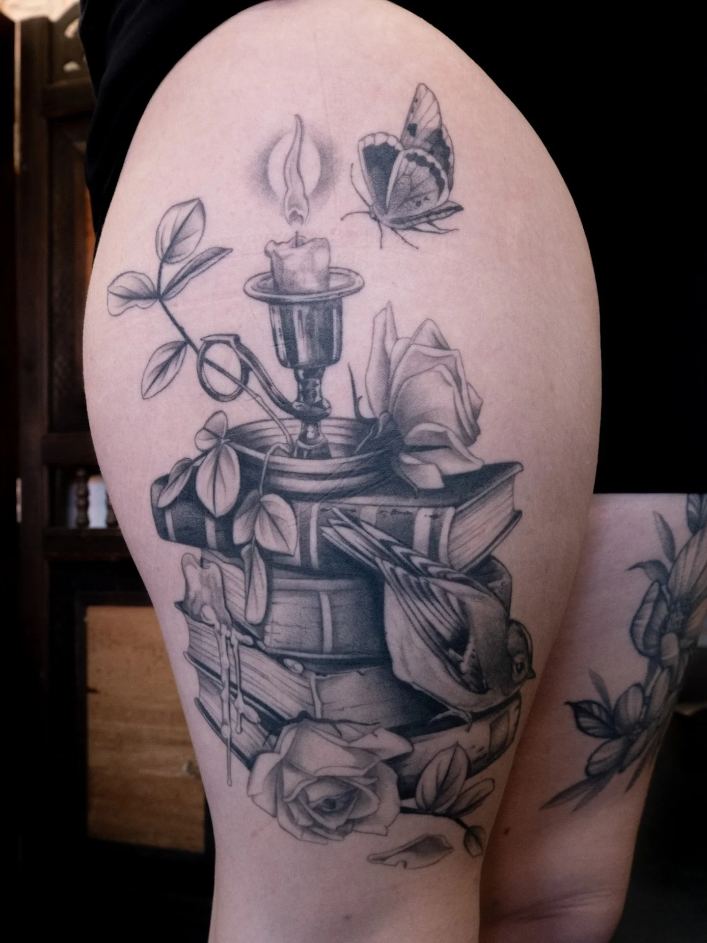 ★ HEALED &middot; 3 months ★ Despite the horrors I&rsquo;m still trying to post tattoos, because I really do feel so honoured for the trust ya&rsquo;ll have in me! 
This was so fun to do, and I&rsquo;m stoked to get some healed photos because my came