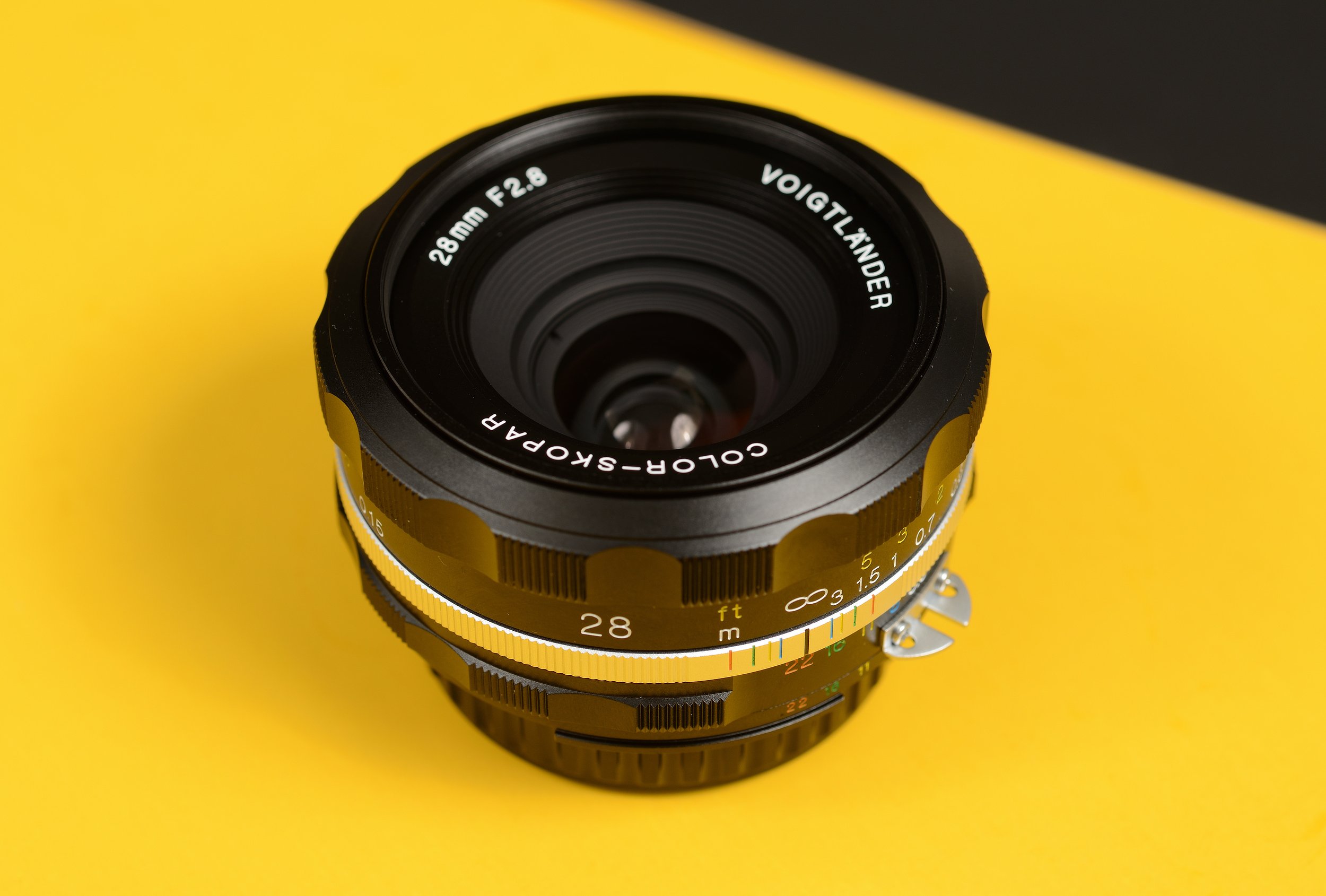 Nikon 28mm f/2.8 AiS (late) vs. Voigtländer 28mm f/2.8 SLII Nikon 28mm f/2.8 AiS (late) vs. Voigtländer 28mm f/2.8 SLII