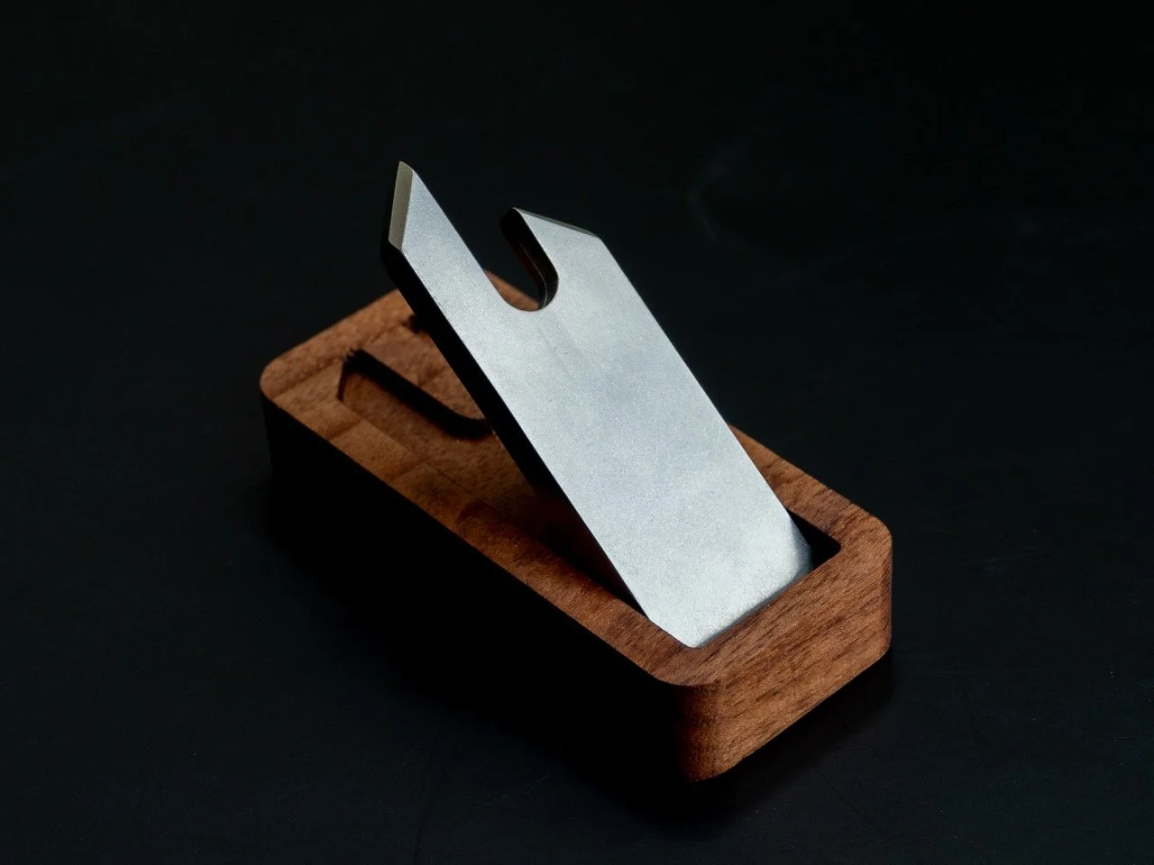 Stainless Stonewashed Monolith in stand Large.jpeg
