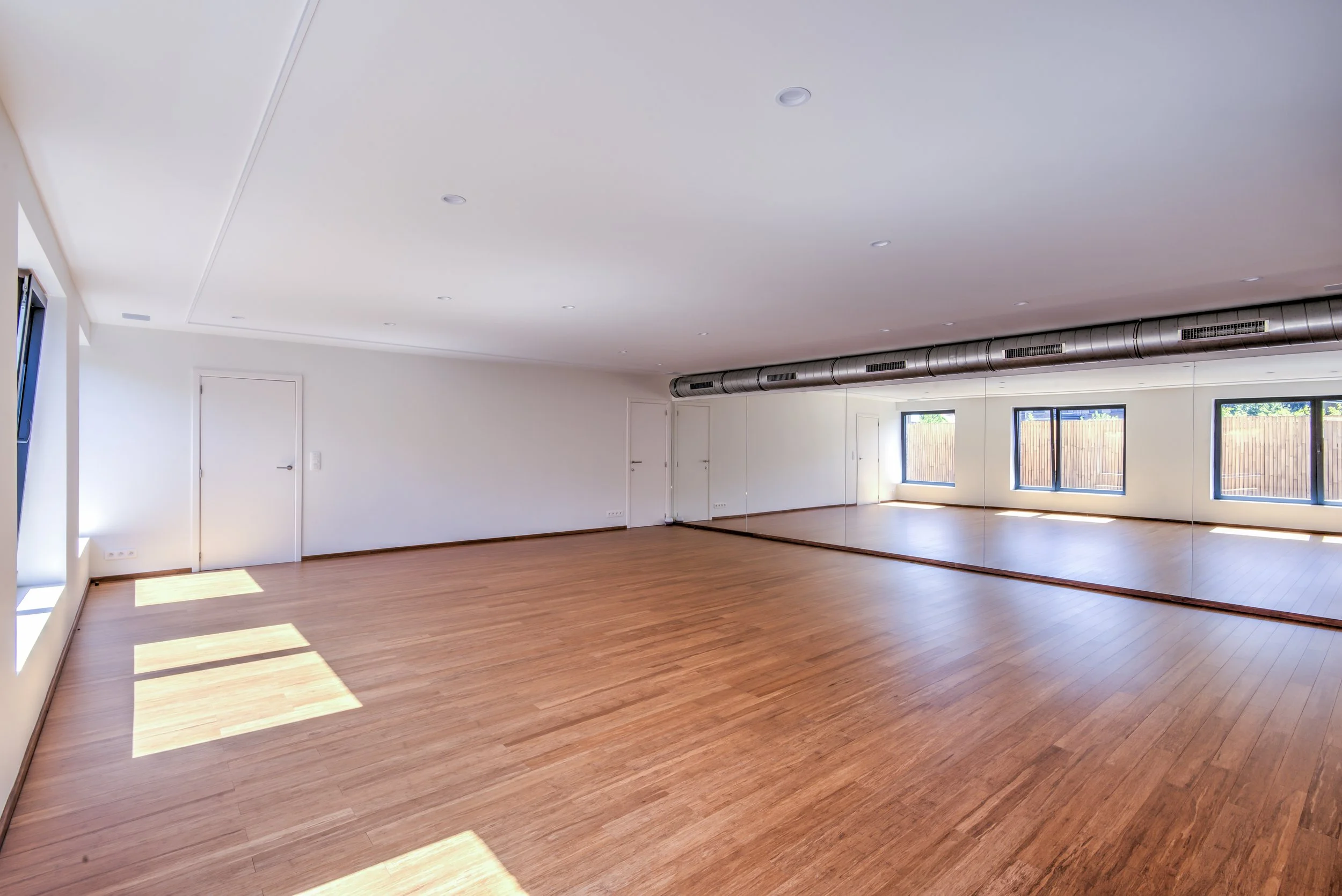 Zensa Yoga Interieur - Yogazaal 1-5.jpg