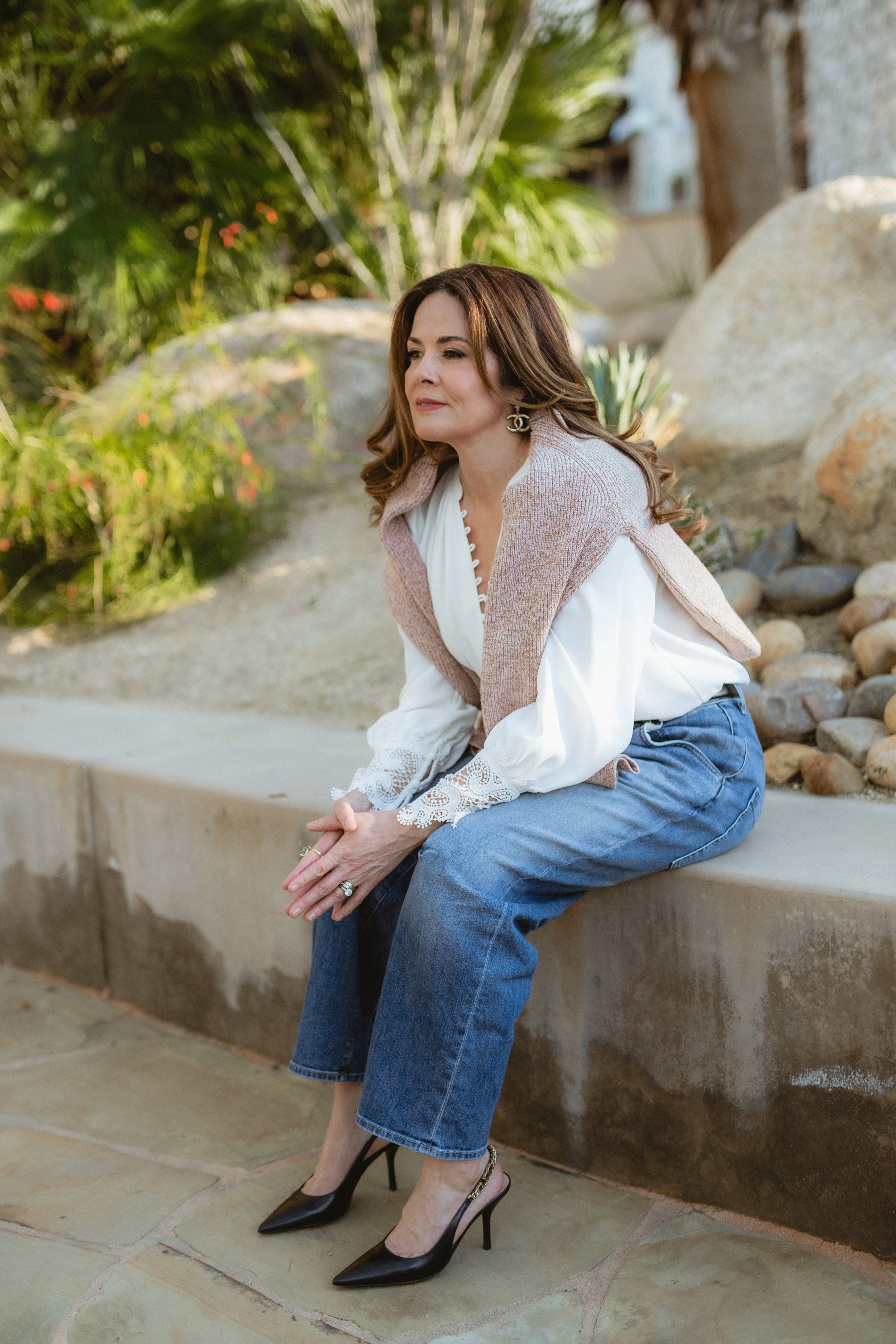 Lifestyle Headshot Photography, Branding Portraits, Birth Chart Reader Portraits, palm Desert Portraits, Southern California Lifestyle Portrait Branding Photographer- Kelsie Carlson. Outfit inspiration for branding portraits. women 40+ posing inspira