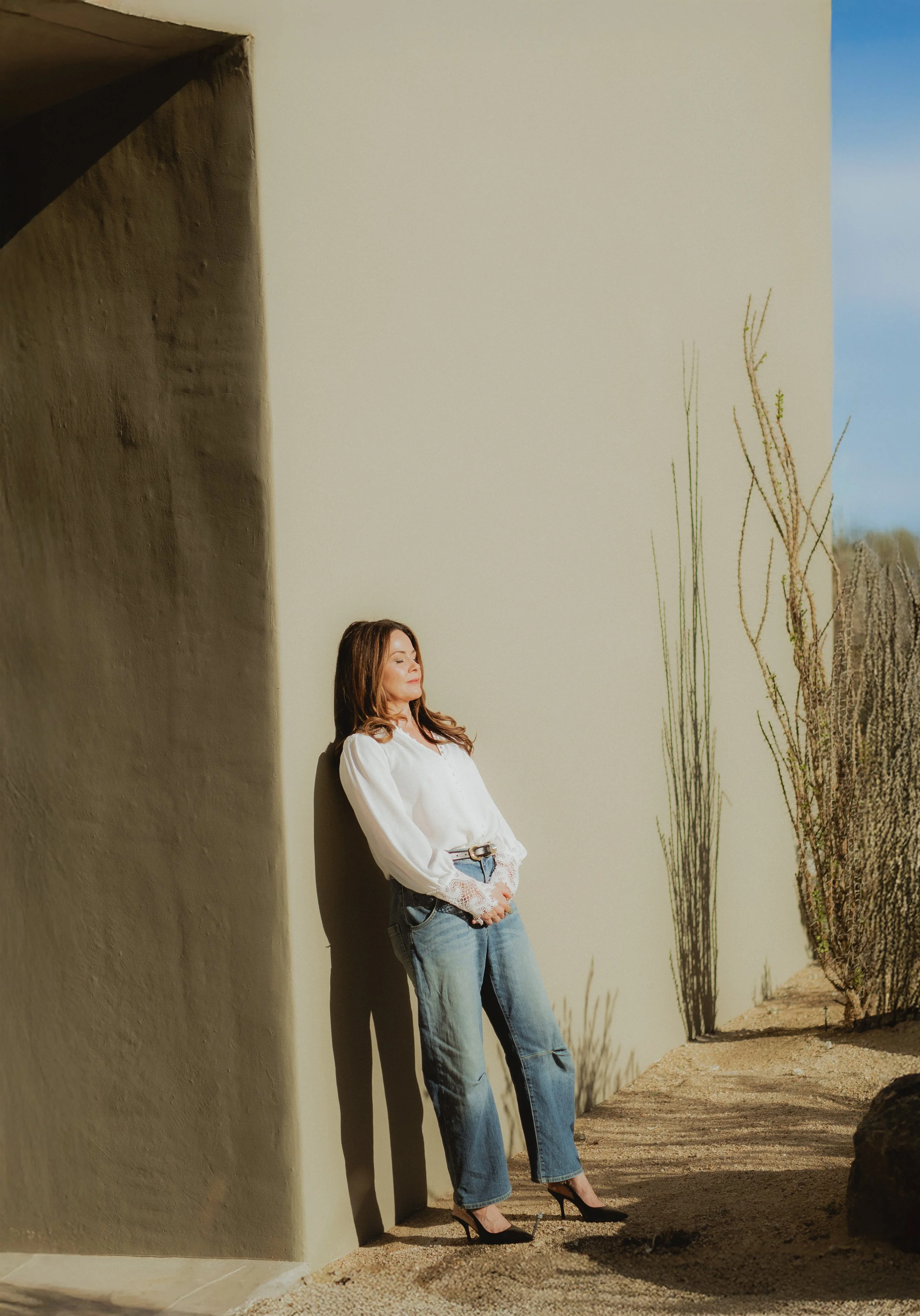 Lifestyle Headshot Photography, Branding Portraits, Birth Chart Reader Portraits, palm Desert Portraits, Southern California Lifestyle Portrait Branding Photographer- Kelsie Carlson. Outfit inspiration for branding portraits. women 40+ posing inspira