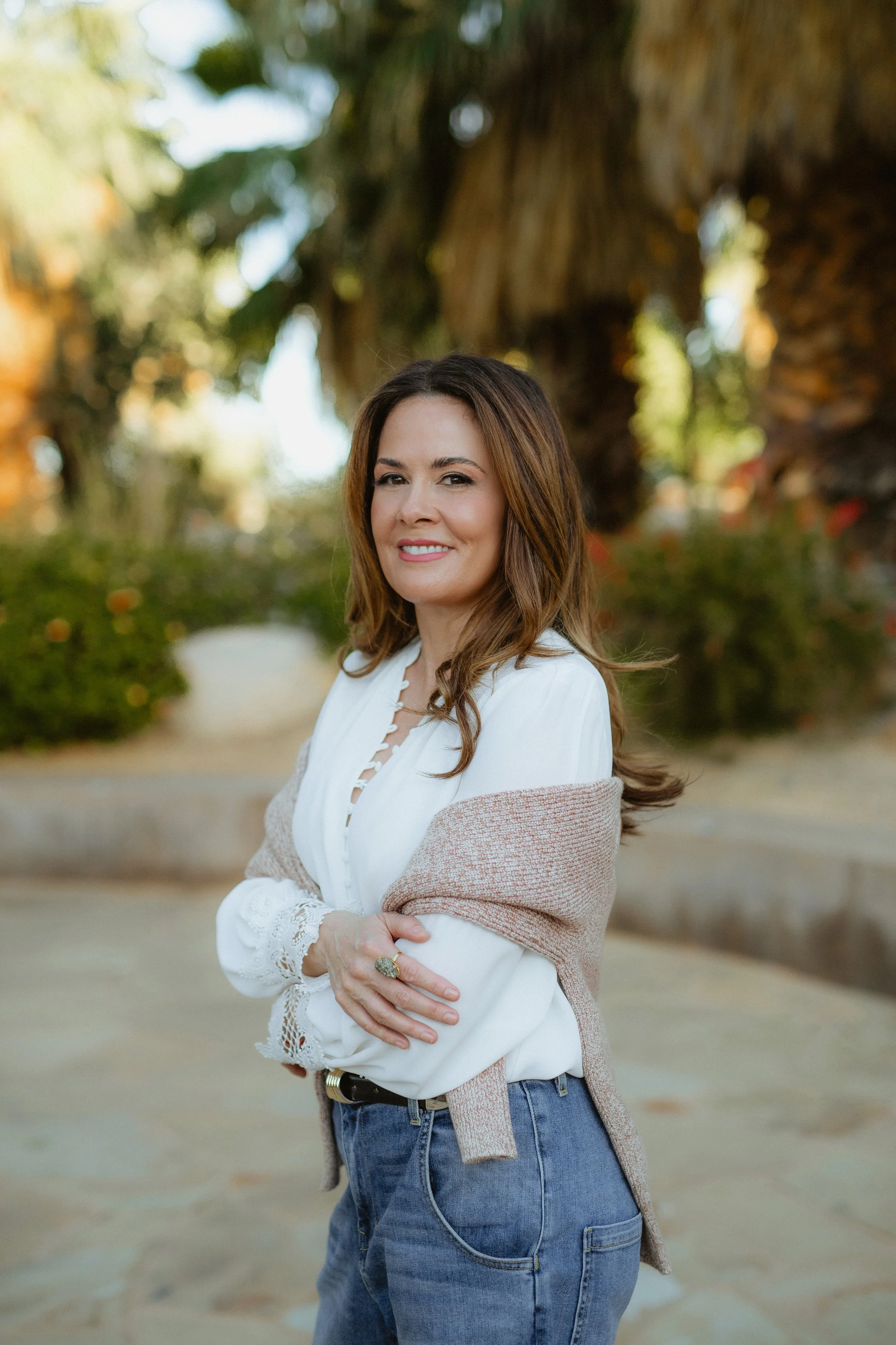 Lifestyle Headshot Photography, Branding Portraits, Birth Chart Reader Portraits, palm Desert Portraits, Southern California Lifestyle Portrait Branding Photographer- Kelsie Carlson. Outfit inspiration for branding portraits. women 40+ posing inspira