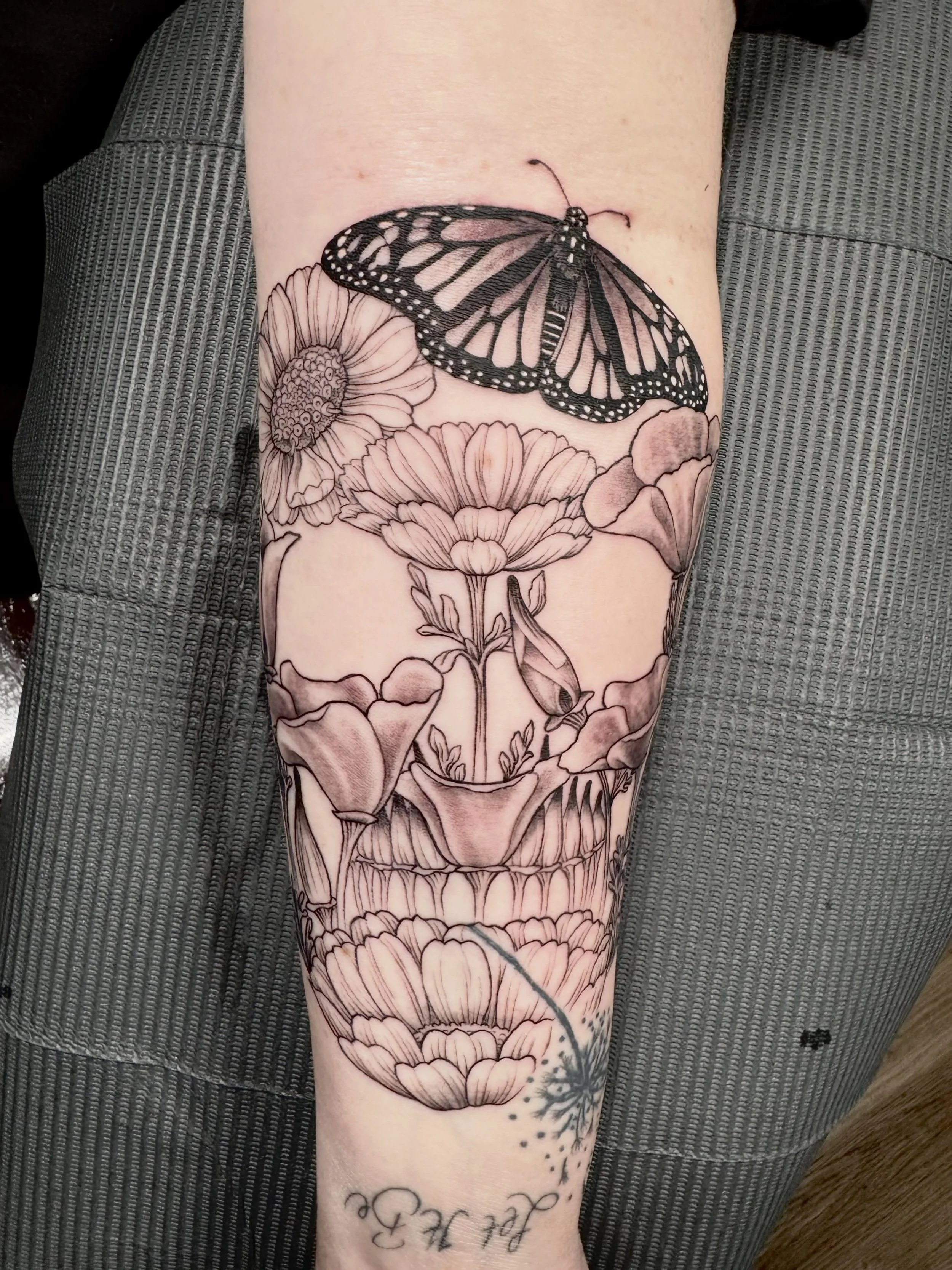 Lately I&rsquo;ve been terrible about keeping y&rsquo;all up to speed on my tattooing, but here&rsquo;s a skull illusion piece I made a couple weeks ago. The dandelion and script isn&rsquo;t my work, but I thought it was kinda cool to place the skull