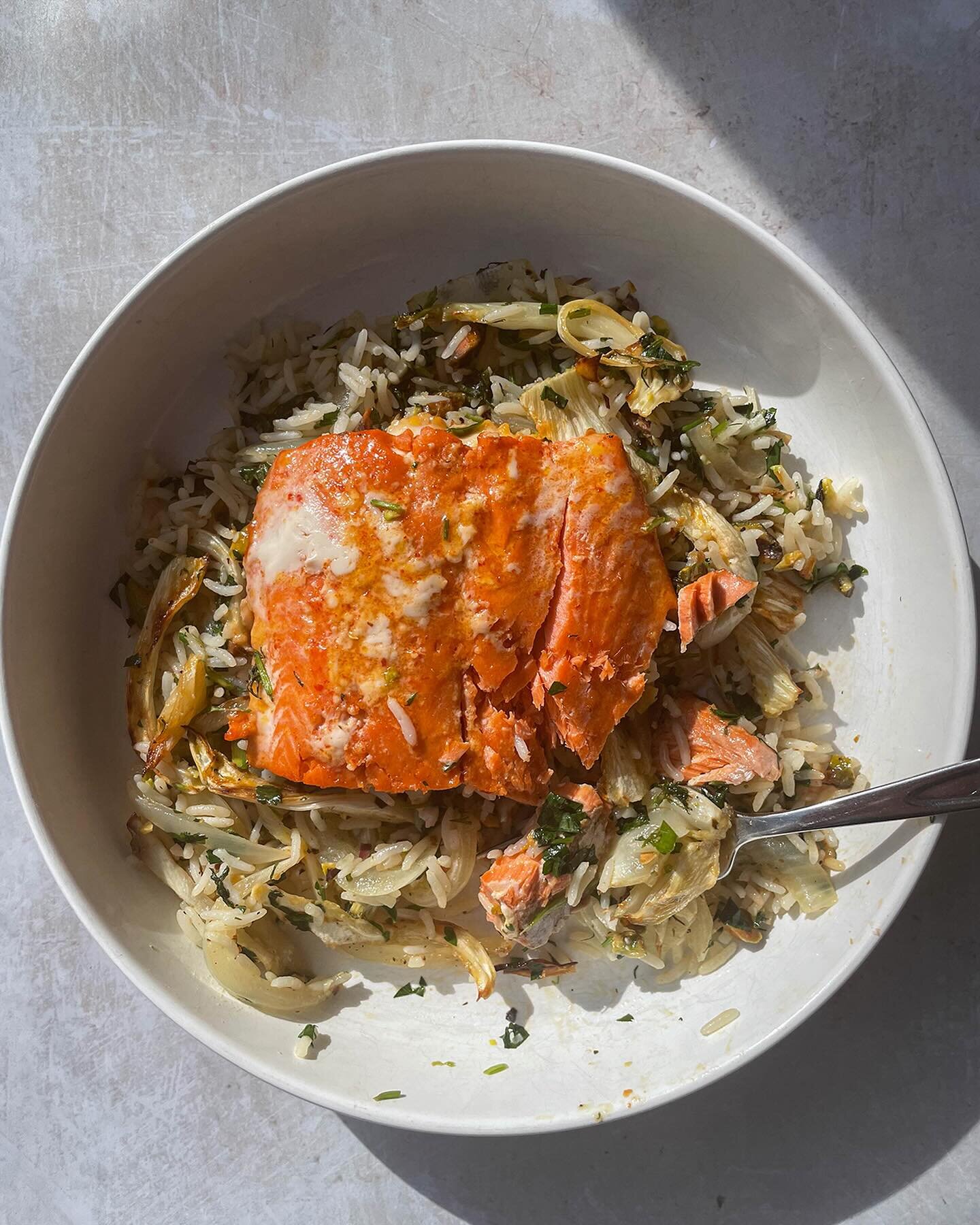 New recipe on the blog this week, Sriracha Salmon with Fennel Garlic Herb Rice!

Flaky, buttery honey Sriracha roasted salmon served alongside a fluffy garlicky herb rice. This super simple rice recipe is full of caramelized fennel and onions, lots o