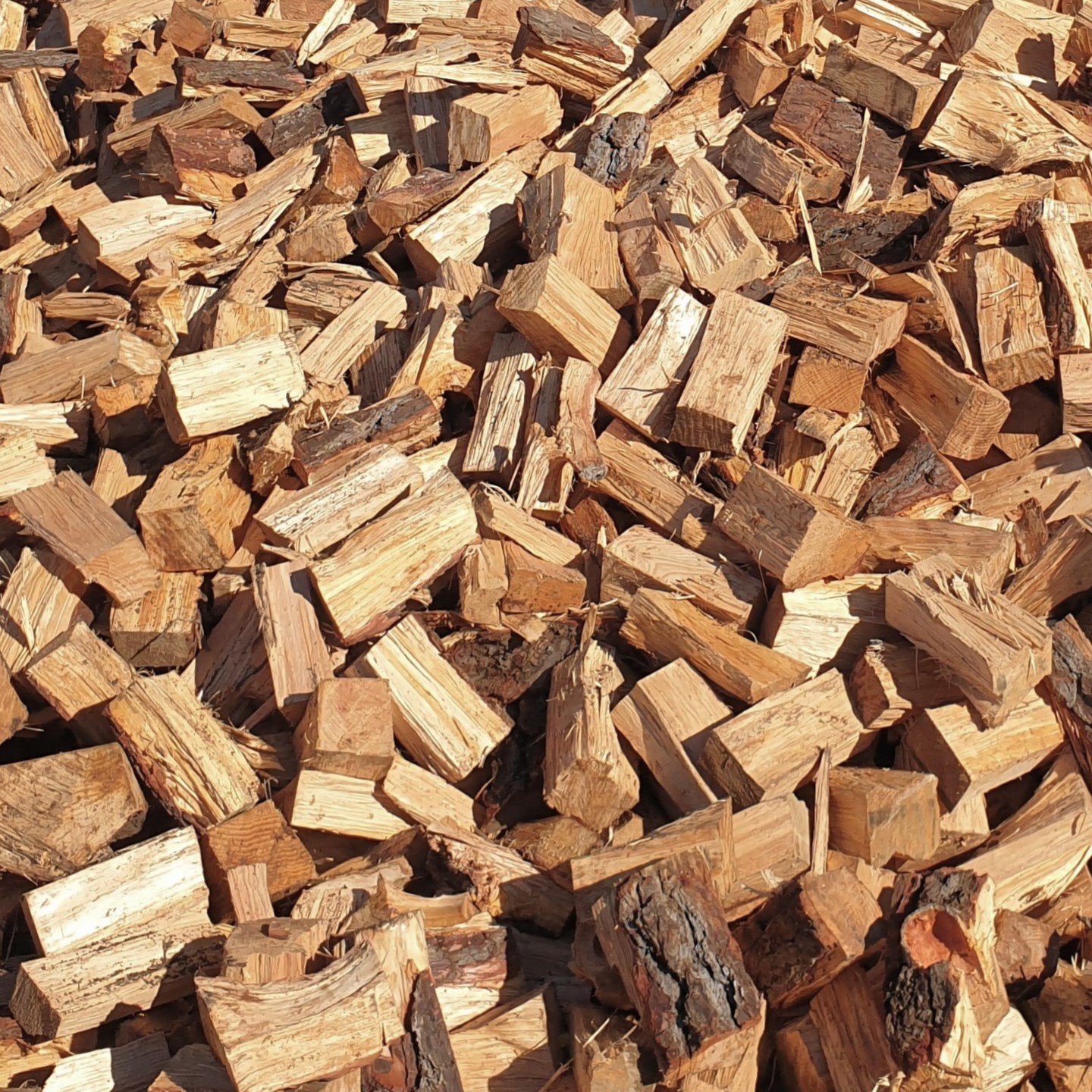 It's that time of year again...🔥

Grab a load of firewood from our Riverlands yard, or call us to get a delivery organised. MACRO, BLUE GUM &amp; OLD MAN PINE in stock now. Dry, seasoned wood at competitive prices.

Stay warm this winter!🔥

#marlbo