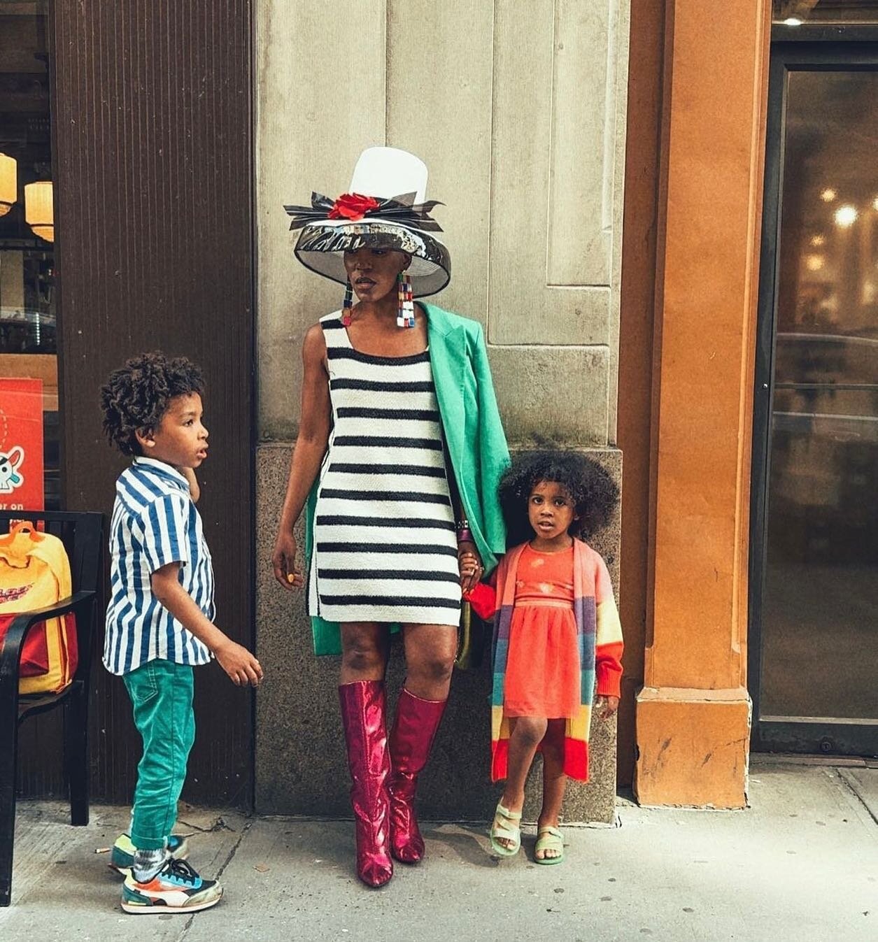 Happy Mother&rsquo;s Day to all the fly mommas!

There have been some super dope Black mommas on Black Style Anecdotes, and I&rsquo;m so inspired by each and every one of them! 

Photo: @theemodernhousewifeny 

#blackstyleanecdotes #blackwomen #style
